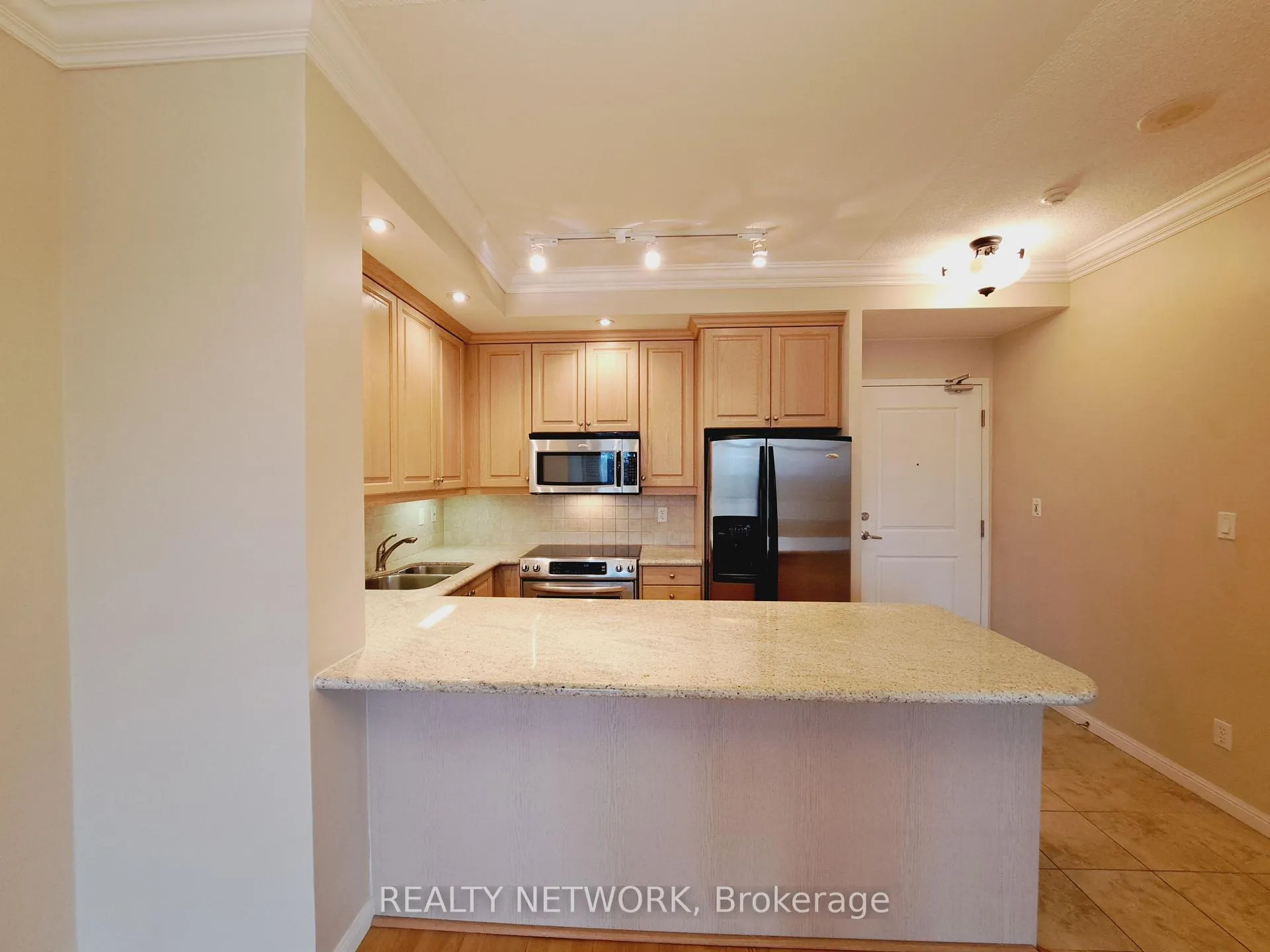 Photo 5 of Unit 414, 900 Mount Pleasant Road, Toronto, Mount Pleasant West — HOMEH