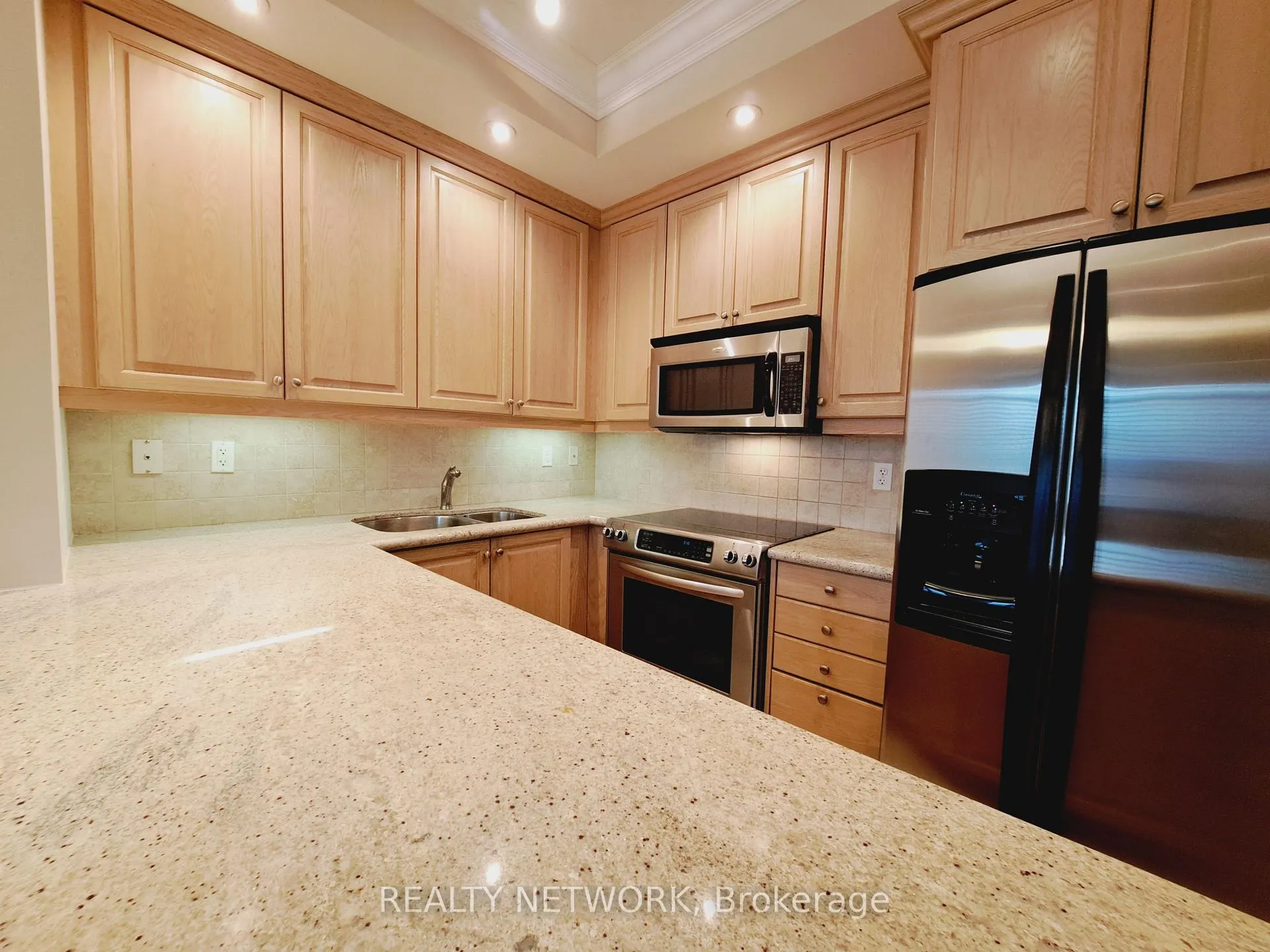 Photo 6 of Unit 414, 900 Mount Pleasant Road, Toronto, Mount Pleasant West — HOMEH