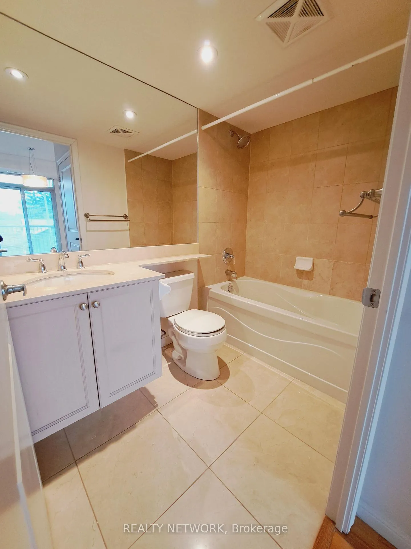 Photo 14 of Unit 414, 900 Mount Pleasant Road, Toronto, Mount Pleasant West — HOMEH