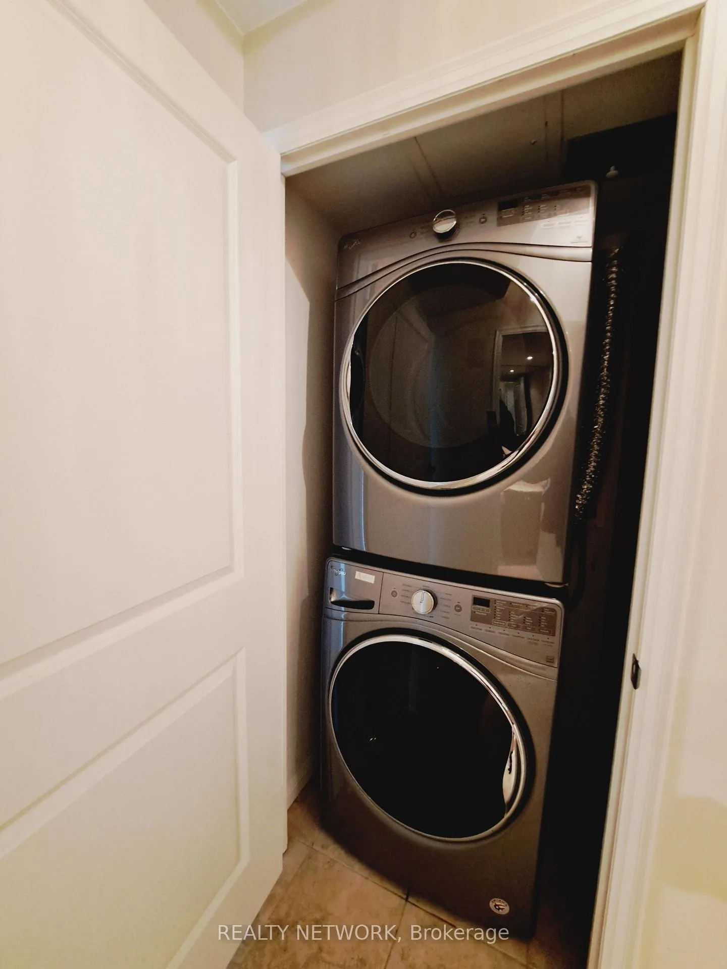 Photo 19 of Unit 414, 900 Mount Pleasant Road, Toronto, Mount Pleasant West — HOMEH