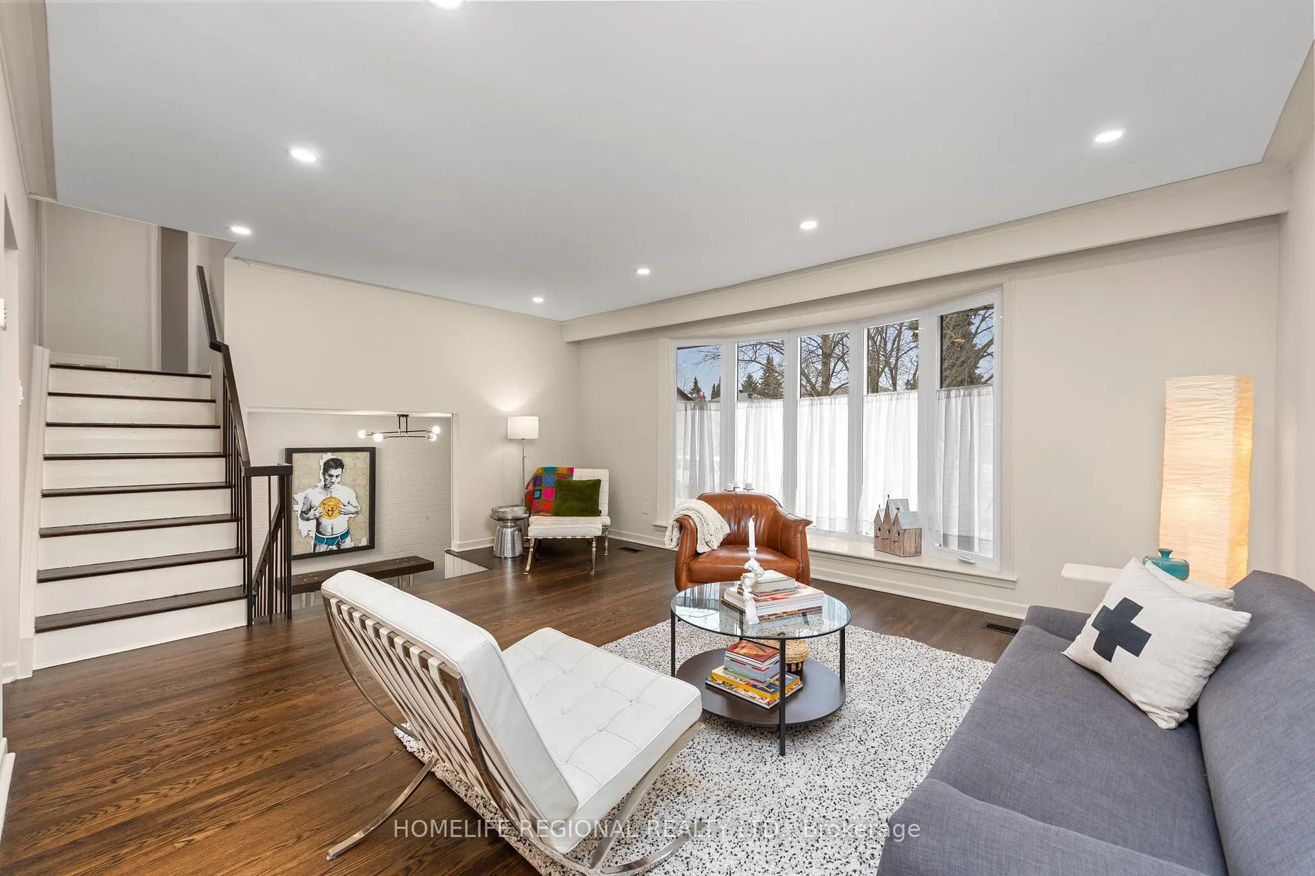 Photo 4 of 42 Manorhampton Drive, Etobicoke, Willowridge-Martingrove-Richview — HOMEH