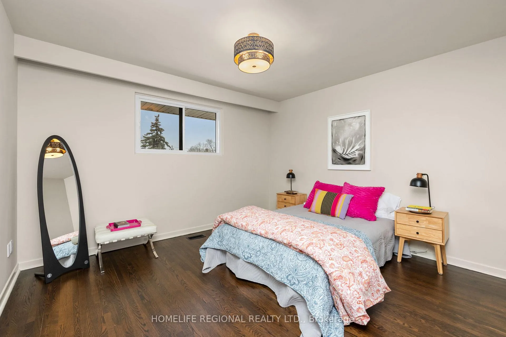 Photo 15 of 42 Manorhampton Drive, Etobicoke, Willowridge-Martingrove-Richview — HOMEH