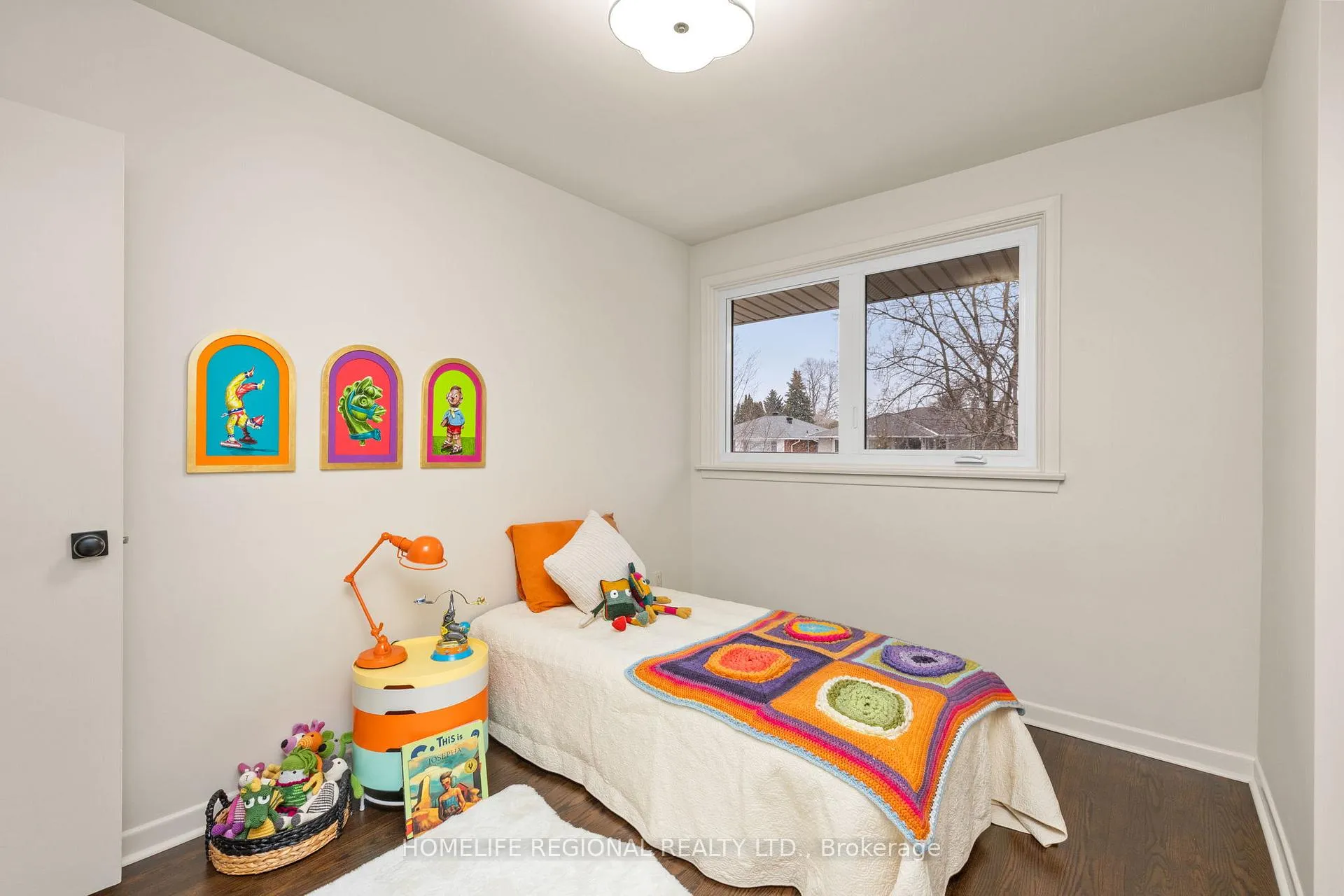 Photo 19 of 42 Manorhampton Drive, Etobicoke, Willowridge-Martingrove-Richview — HOMEH