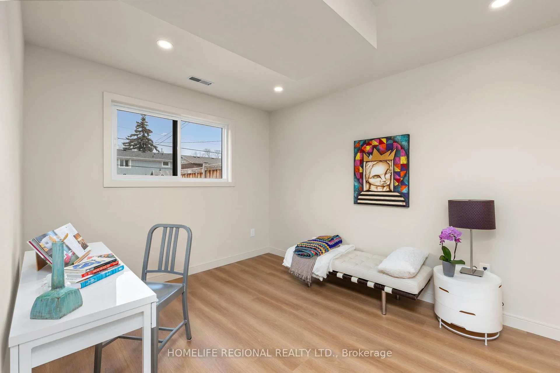 Photo 22 of 42 Manorhampton Drive, Etobicoke, Willowridge-Martingrove-Richview — HOMEH