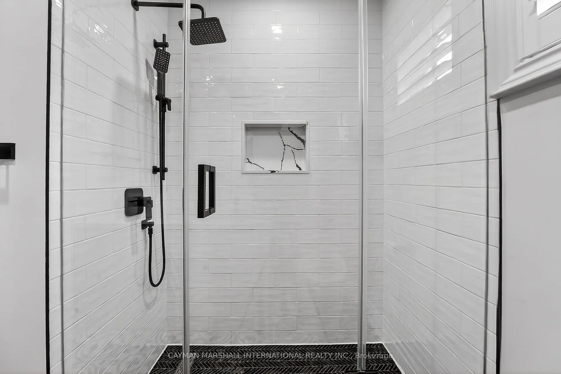 Photo 16 of 72 Redondo Drive, Vaughan, Beverley Glen — HOMEH