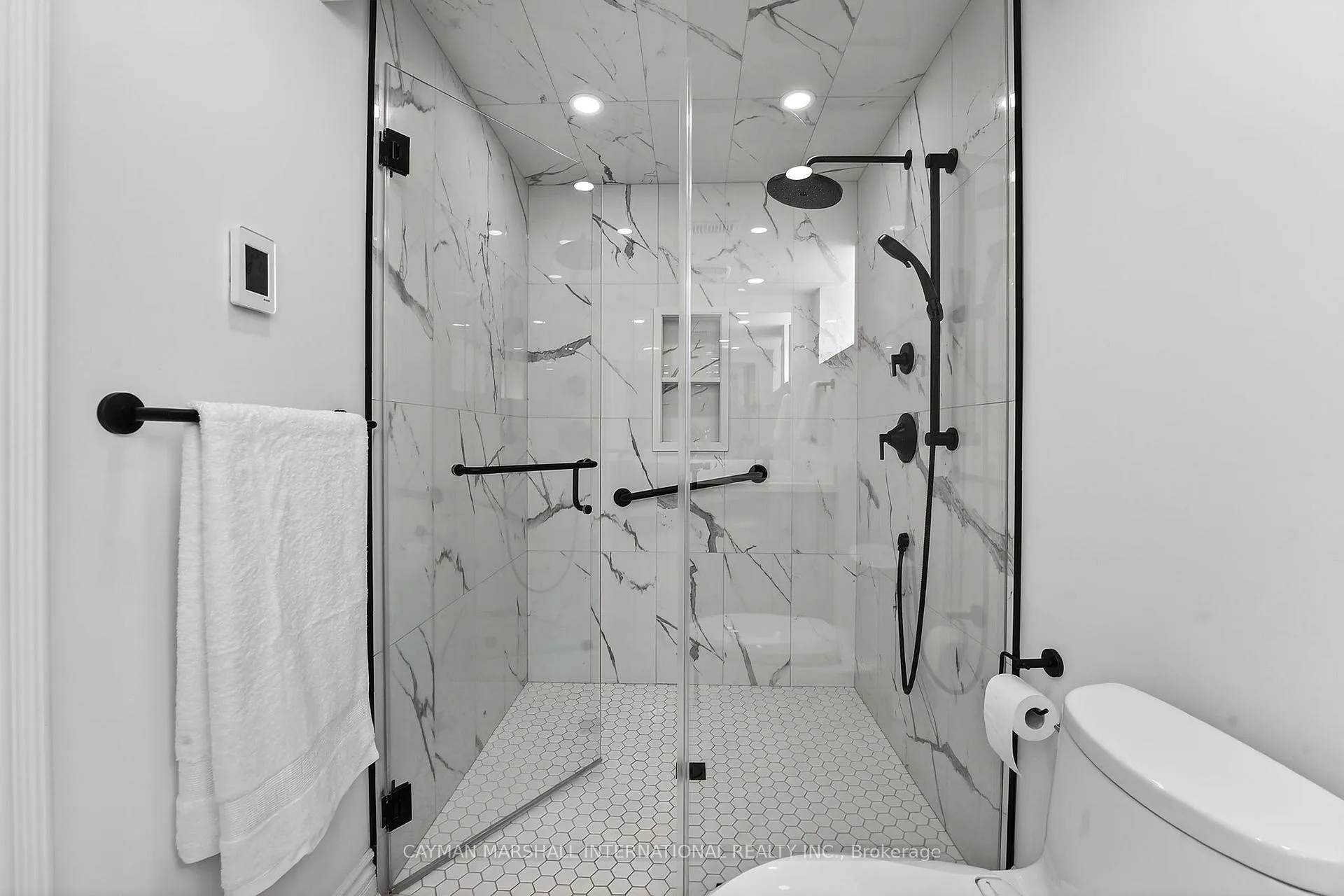 Photo 25 of 72 Redondo Drive, Vaughan, Beverley Glen — HOMEH