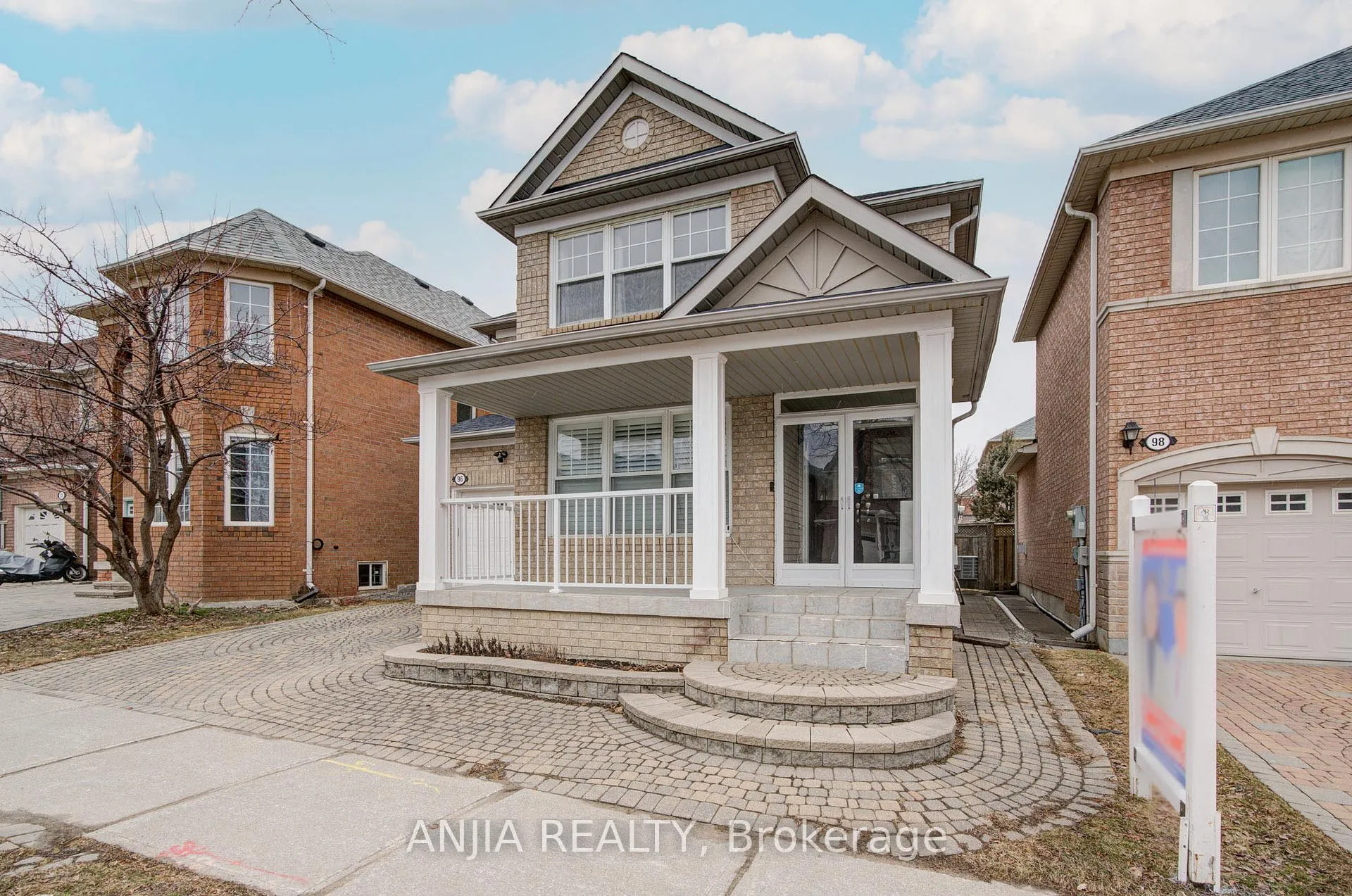 Photo 3 of 96 Castlemore Avenue, Markham, Berczy — HOMEH