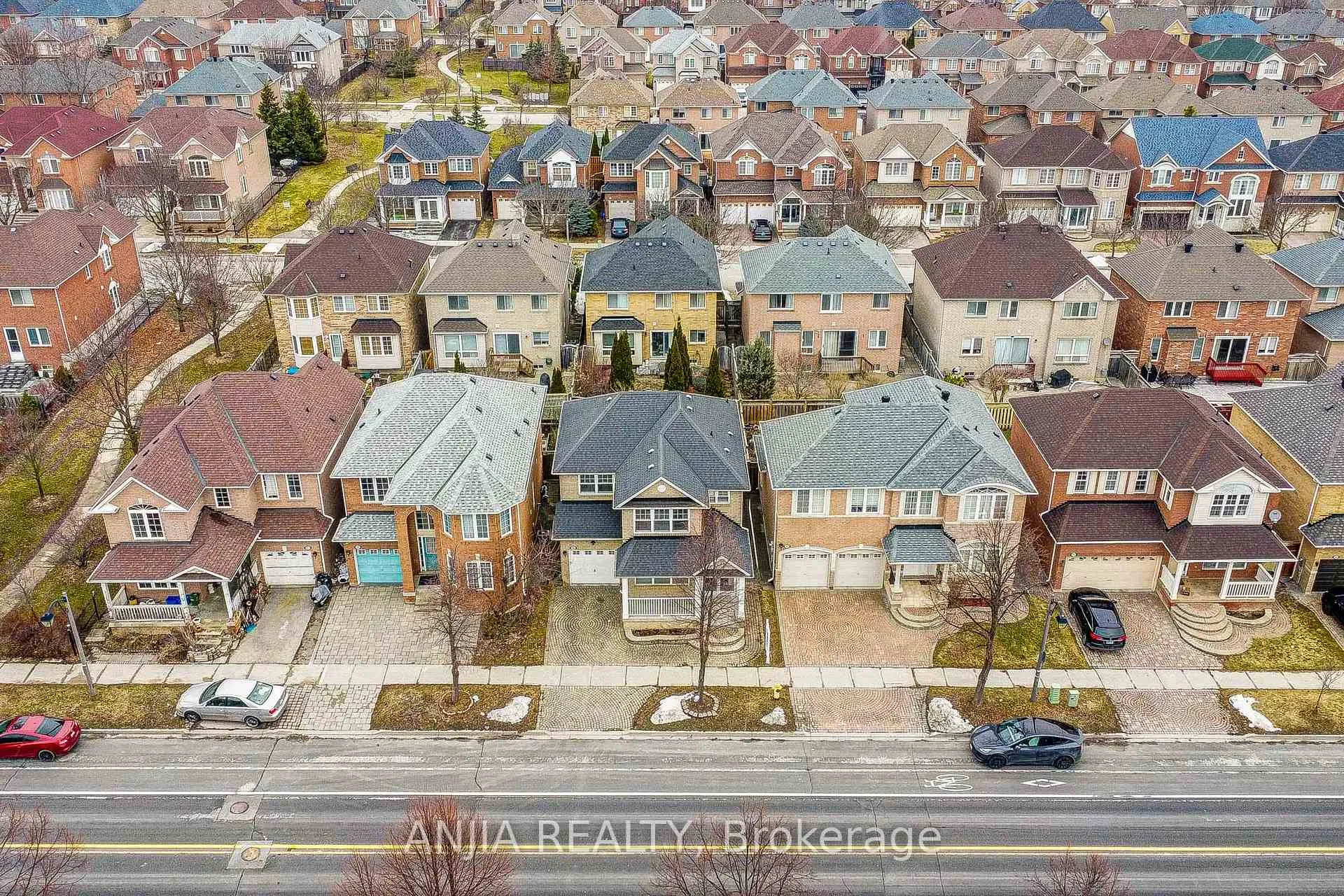 Photo 6 of 96 Castlemore Avenue, Markham, Berczy — HOMEH