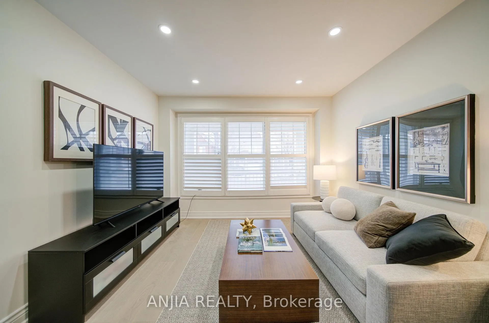 Photo 10 of 96 Castlemore Avenue, Markham, Berczy — HOMEH