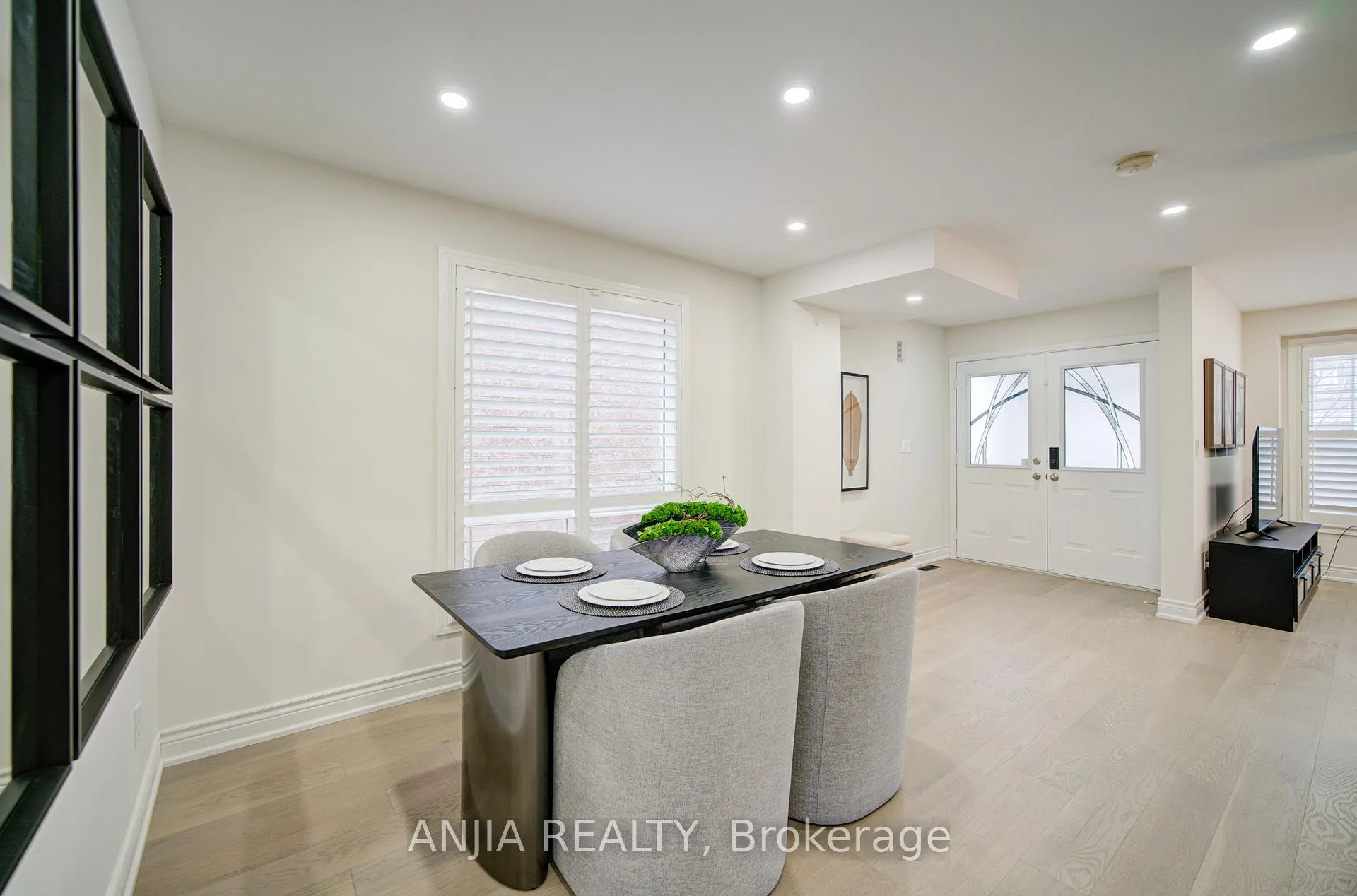 Photo 12 of 96 Castlemore Avenue, Markham, Berczy — HOMEH
