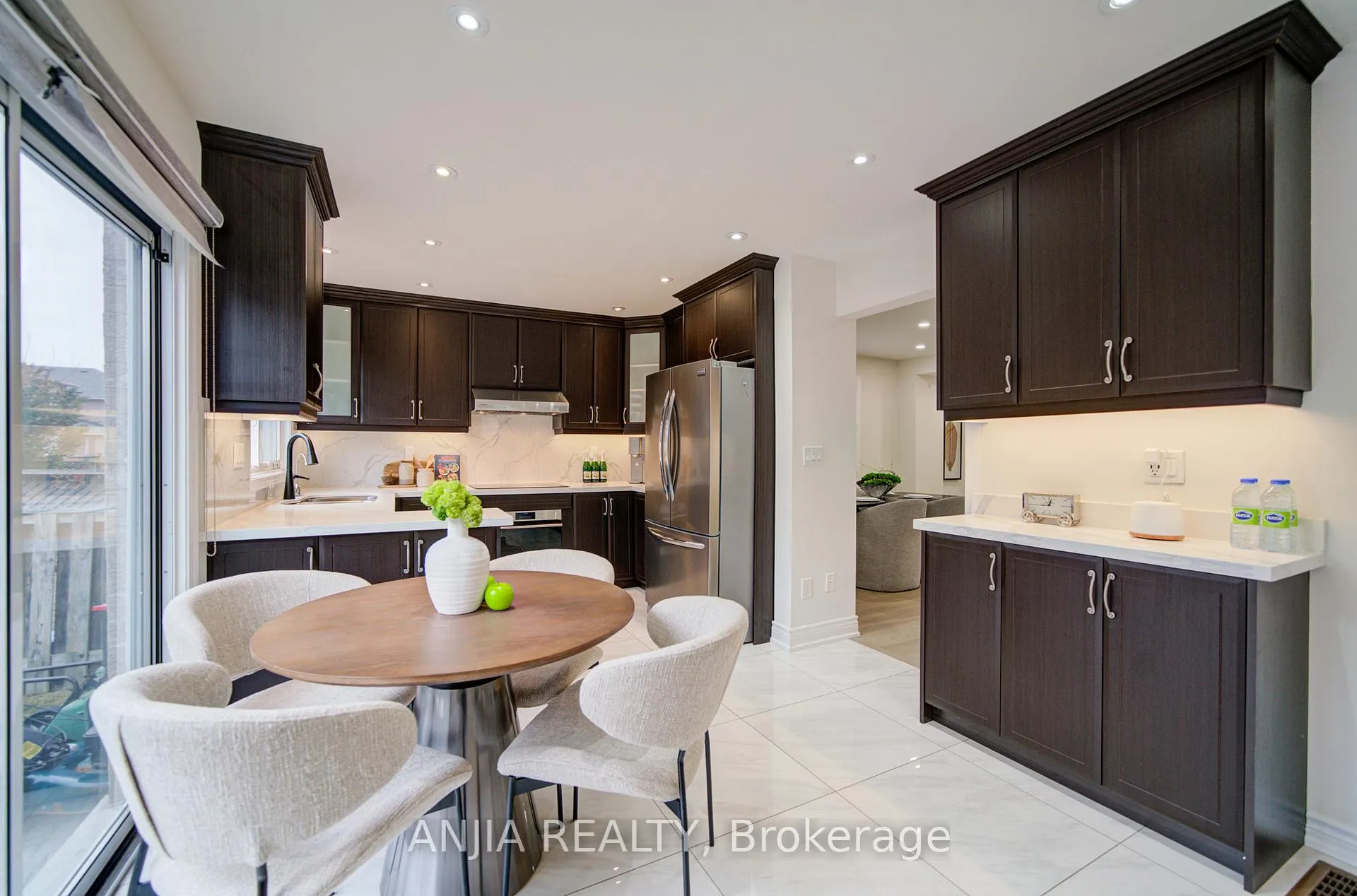 Photo 17 of 96 Castlemore Avenue, Markham, Berczy — HOMEH