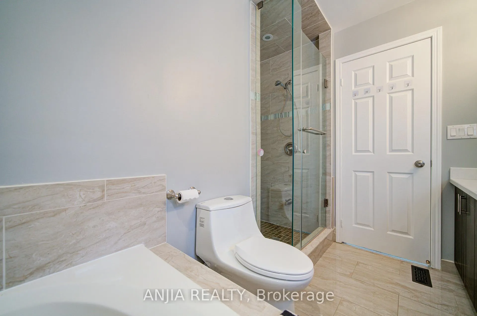 Photo 30 of 96 Castlemore Avenue, Markham, Berczy — HOMEH