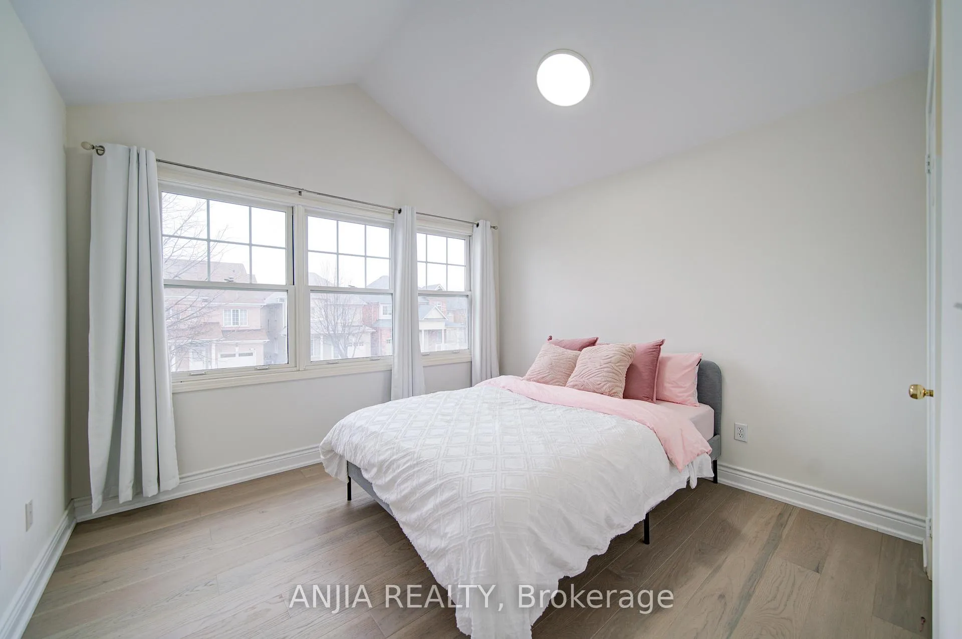 Photo 31 of 96 Castlemore Avenue, Markham, Berczy — HOMEH
