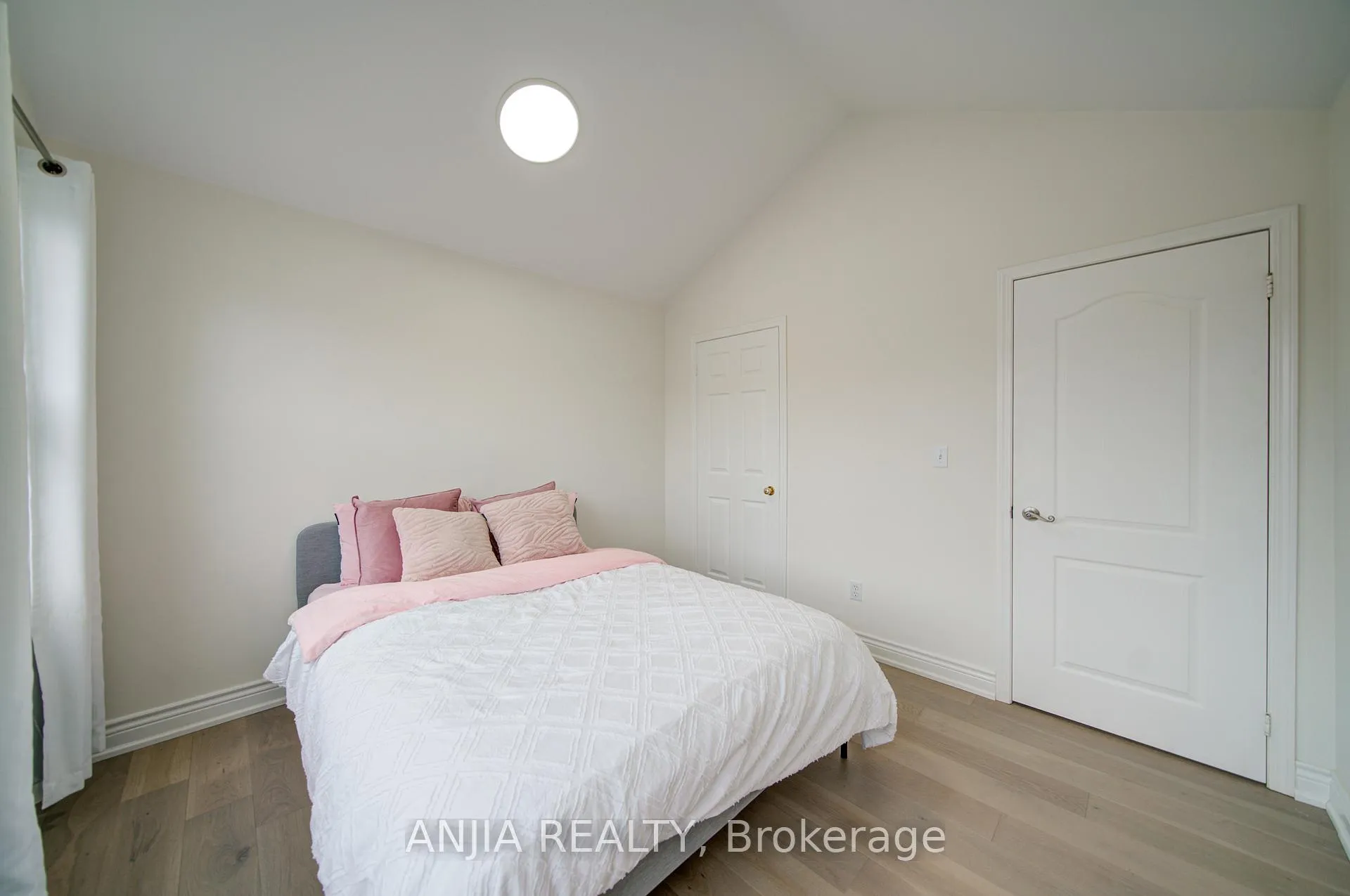 Photo 32 of 96 Castlemore Avenue, Markham, Berczy — HOMEH