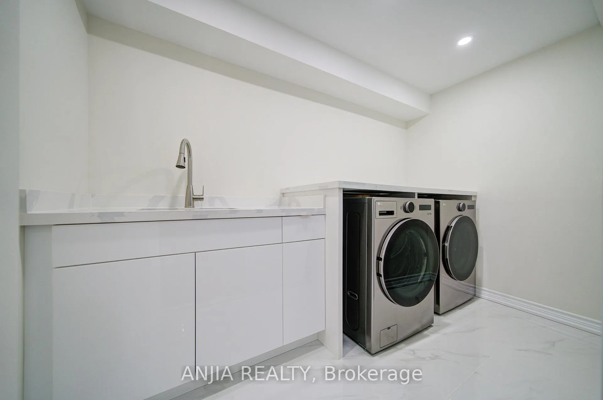 Photo 44 of 96 Castlemore Avenue, Markham, Berczy — HOMEH