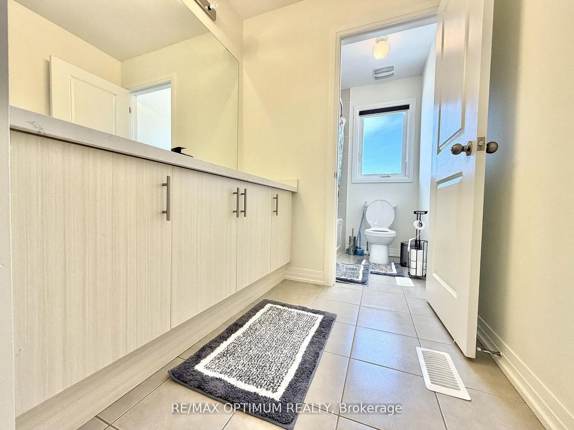 Photo 10 of 42 Cryderman Lane, Clarington, Bowmanville — HOMEH