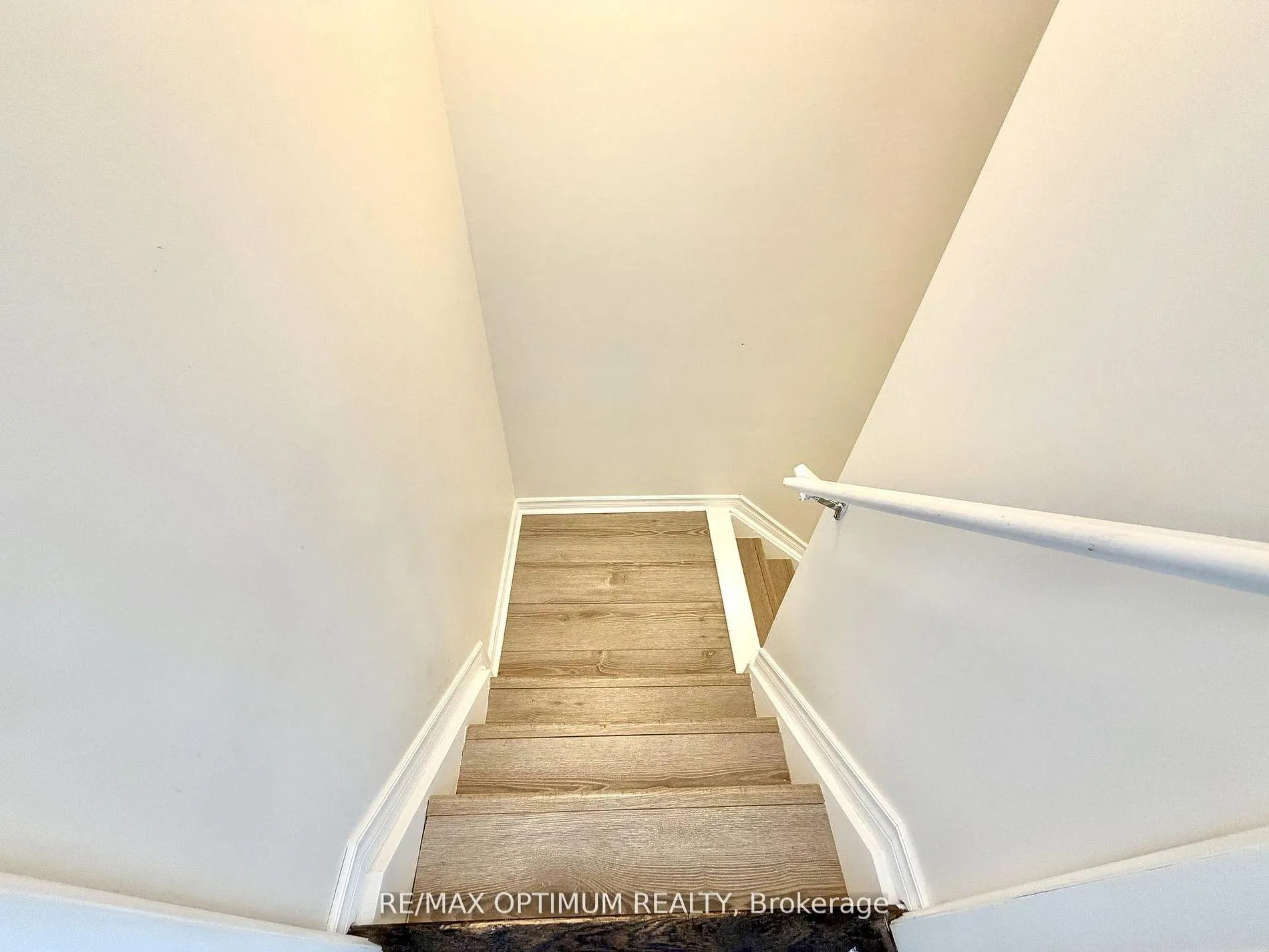 Photo 22 of 42 Cryderman Lane, Clarington, Bowmanville — HOMEH