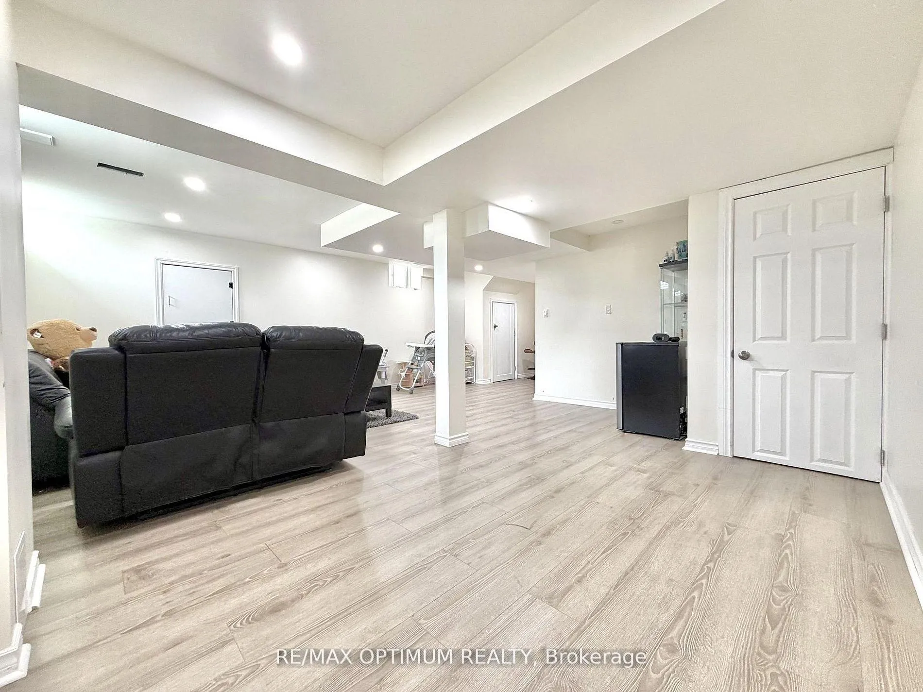 Photo 25 of 42 Cryderman Lane, Clarington, Bowmanville — HOMEH