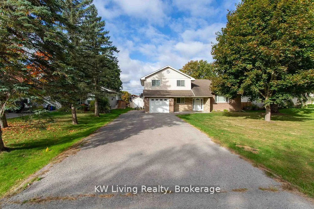 Front of 702 Lake Drive S