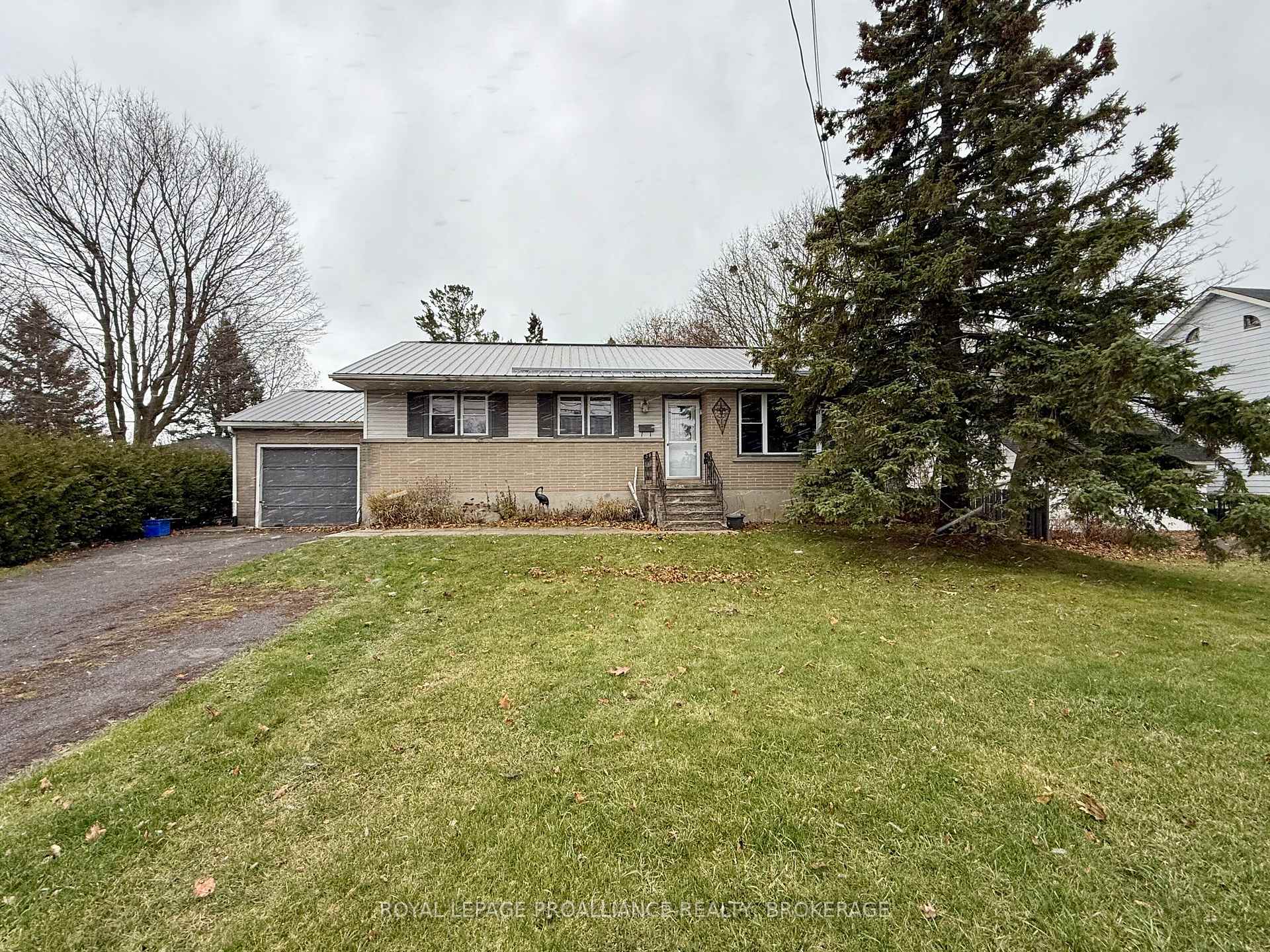 Photo 1 of 725 Front Road, Kingston, City Southwest — HOMEH