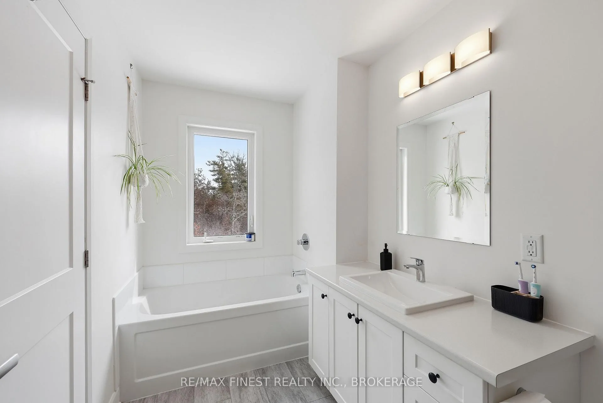 Photo 32 of 1646 Tenley Drive, Kingston, City Northwest — HOMEH