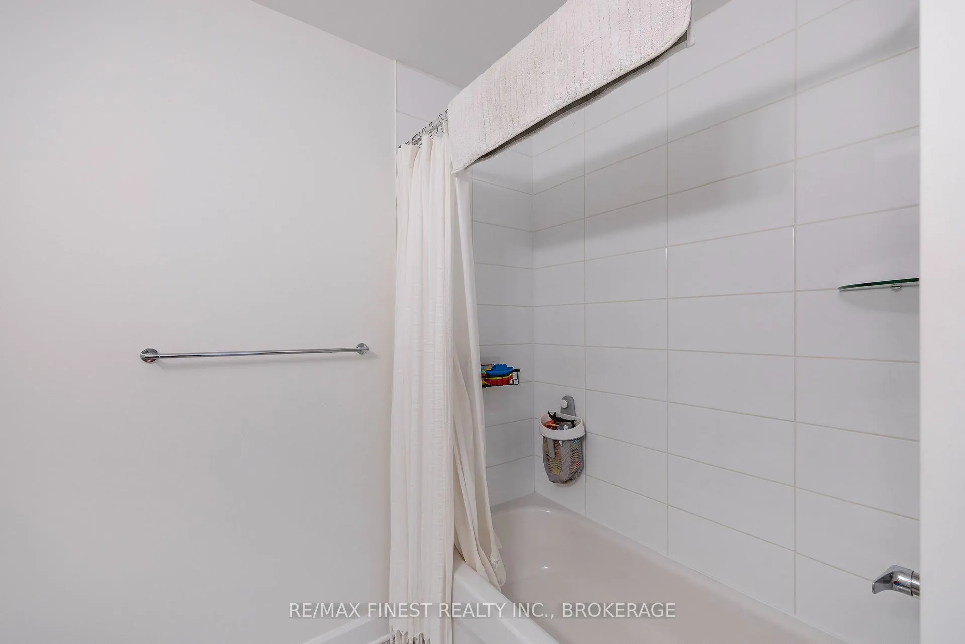 Photo 34 of 1646 Tenley Drive, Kingston, City Northwest — HOMEH