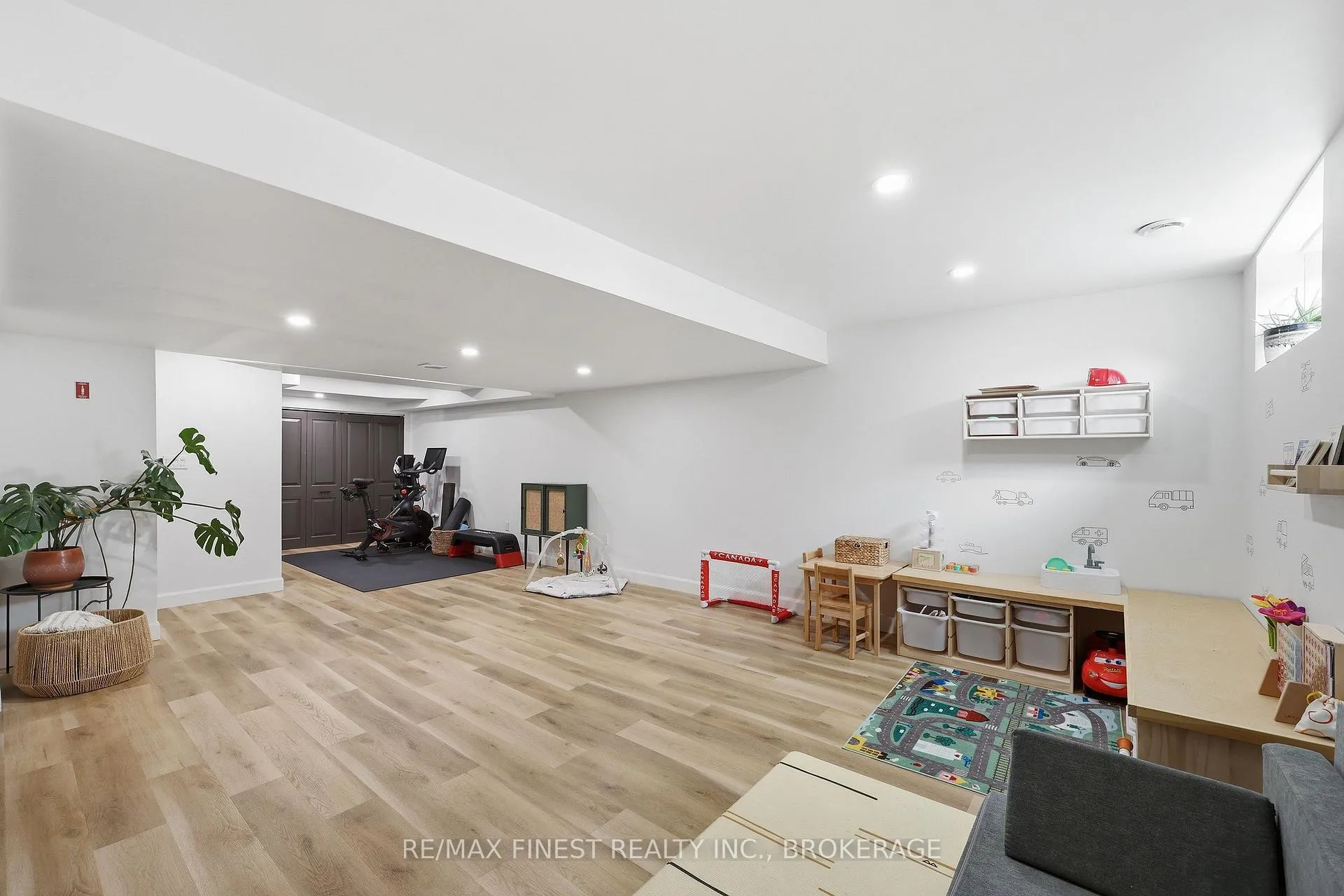 Photo 43 of 1646 Tenley Drive, Kingston, City Northwest — HOMEH