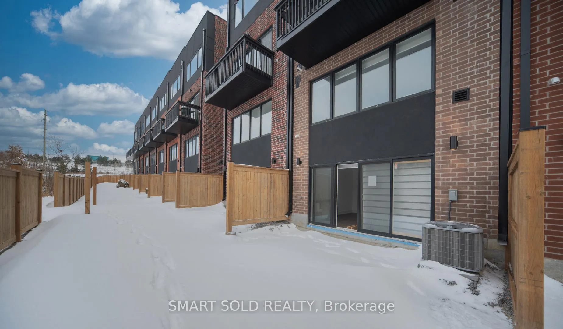 Photo 4 of 22 Chestnut Court, Aurora, Rural Aurora — HOMEH