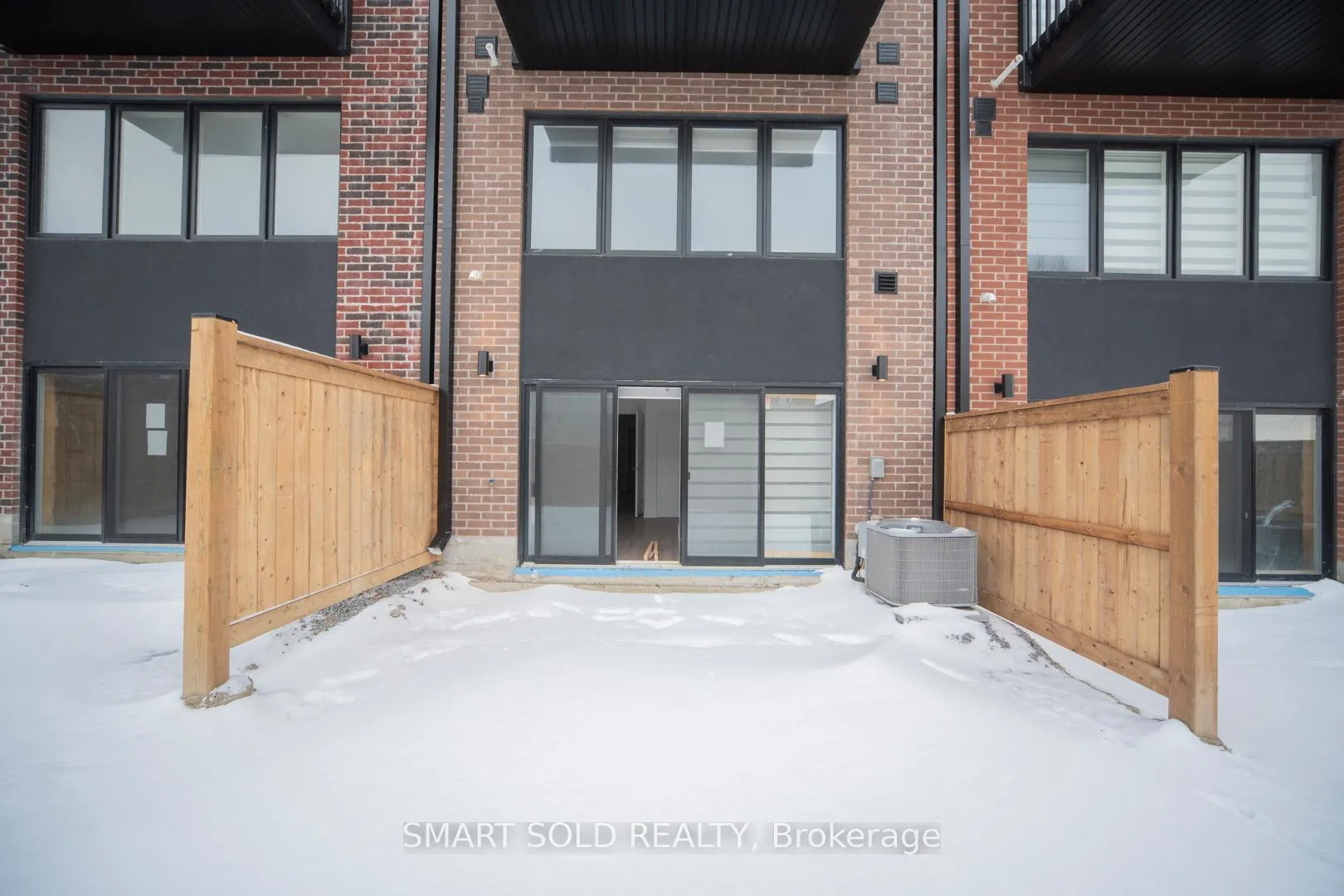 Photo 5 of 22 Chestnut Court, Aurora, Rural Aurora — HOMEH
