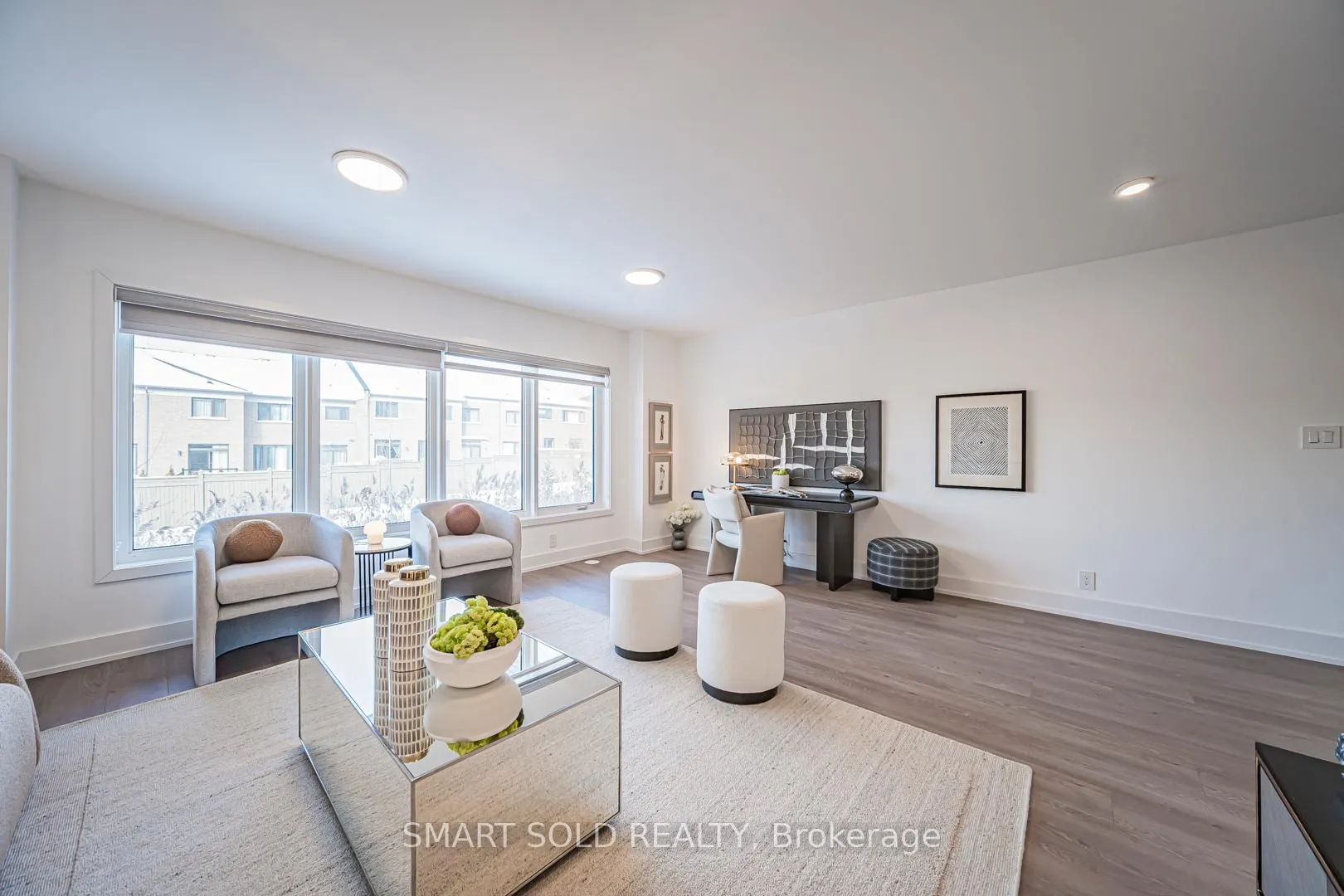Photo 9 of 22 Chestnut Court, Aurora, Rural Aurora — HOMEH