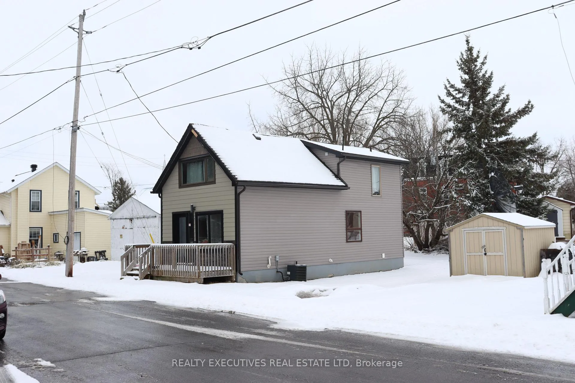 Photo 10 of 18 Mill Street, North Dundas, Chesterville — HOMEH