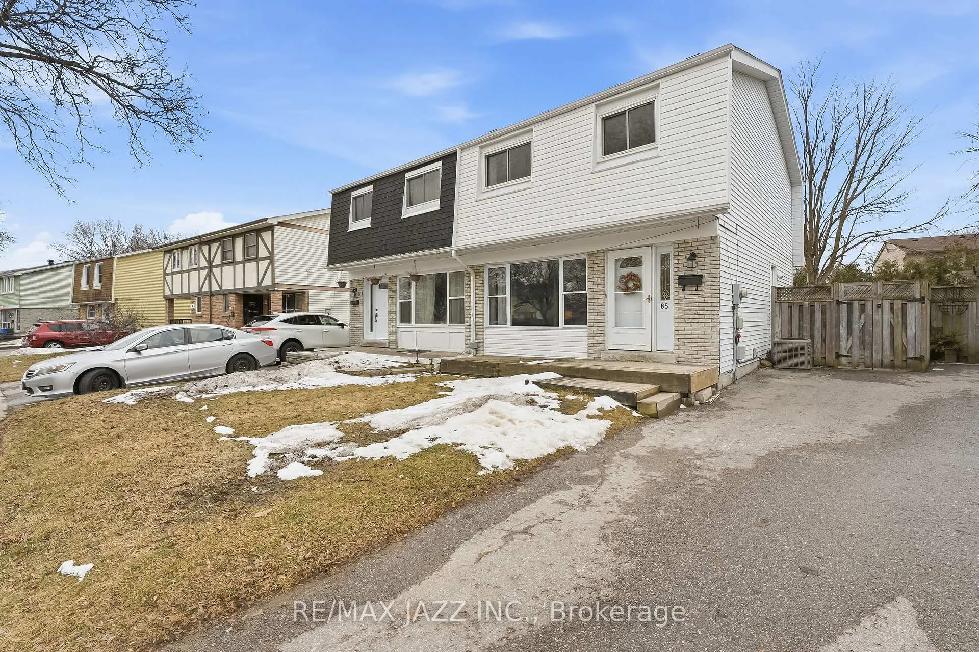 Photo 3 of 85 Ormond Drive, Oshawa, Samac — HOMEH