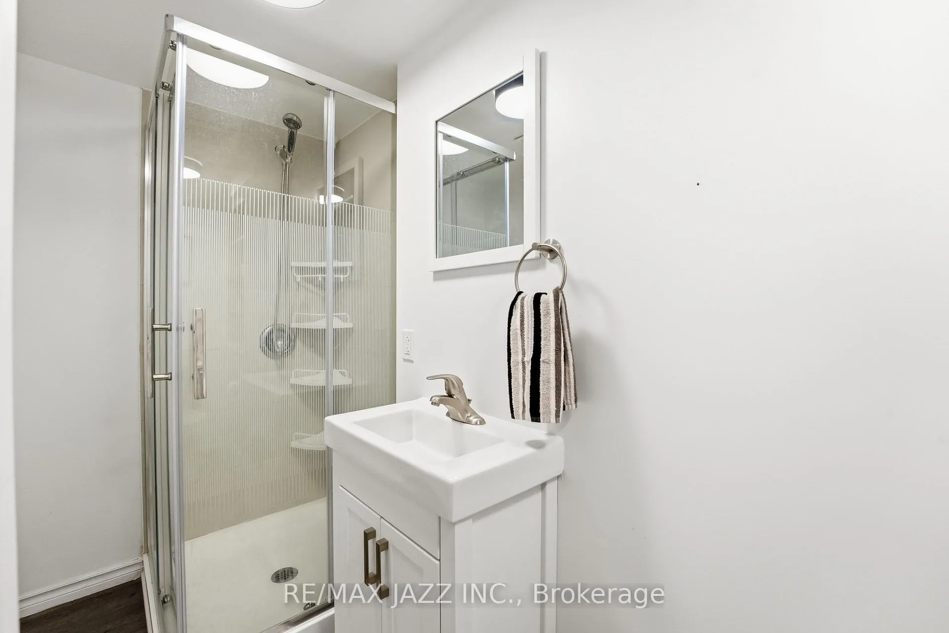 Photo 34 of 85 Ormond Drive, Oshawa, Samac — HOMEH