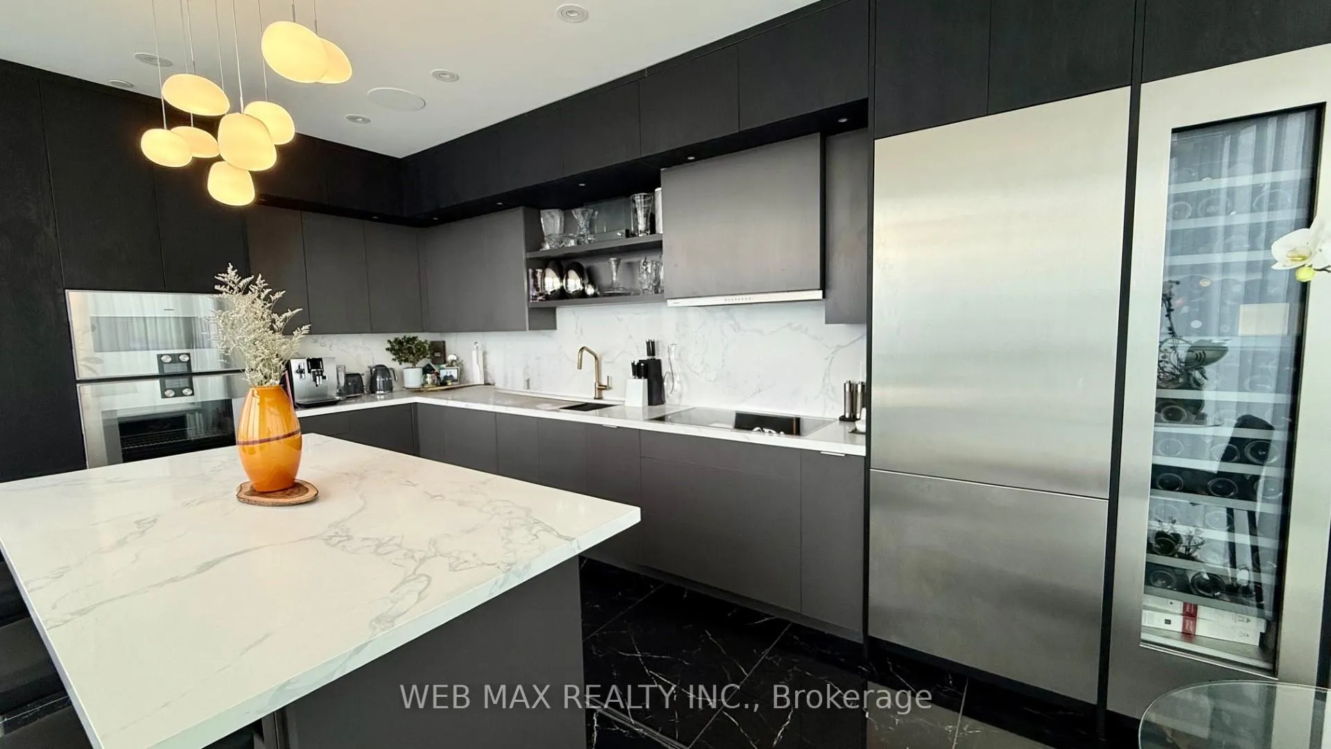 Photo 3 of Unit 4212, 403 Church Street, Toronto, Church-Yonge Corridor — HOMEH