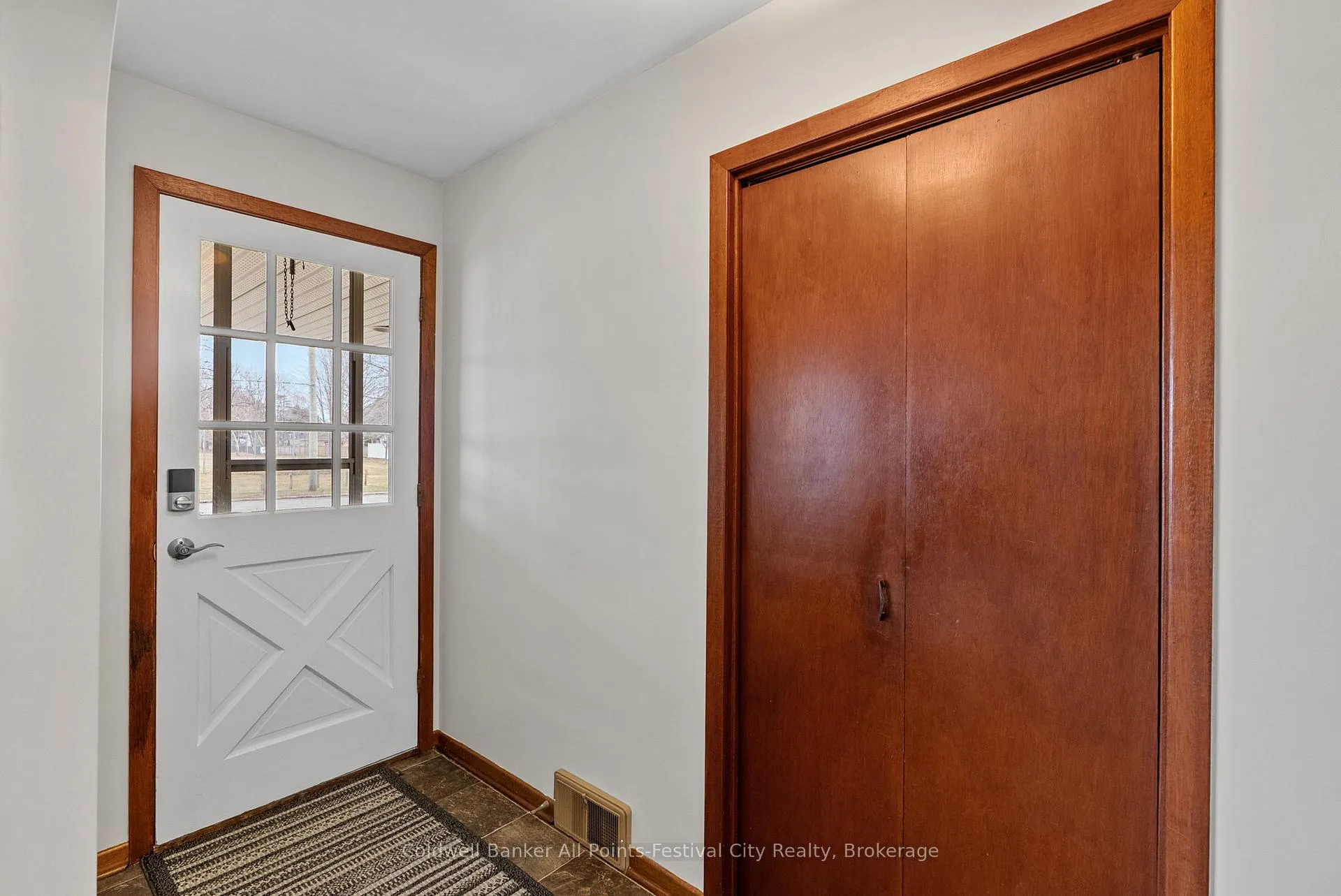 Photo 10 of 318 Eldon Street, Goderich, Goderich (Town) — HOMEH