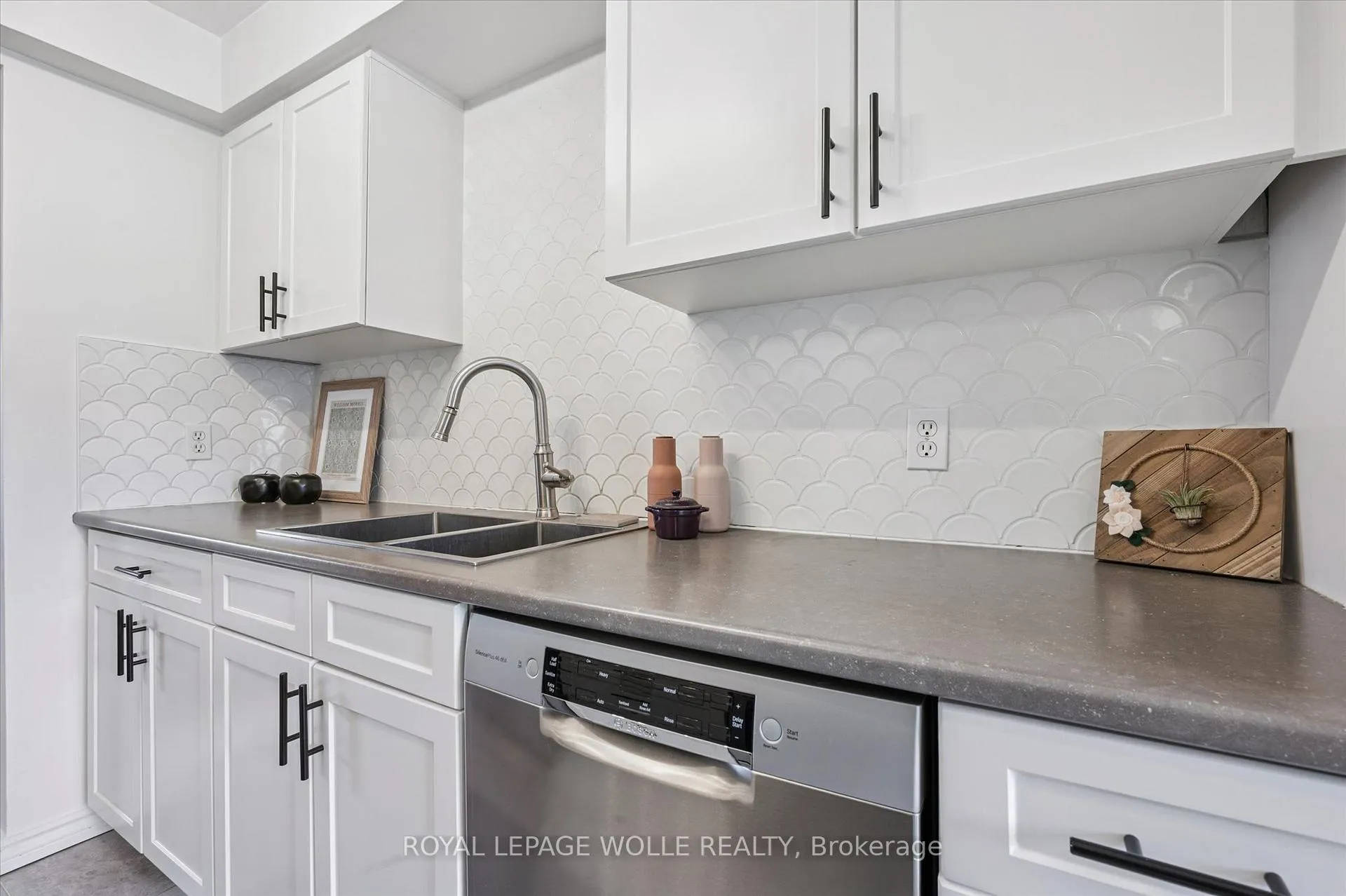 Photo 14 of Unit 32, 160 Rittenhouse Road, Kitchener — HOMEH