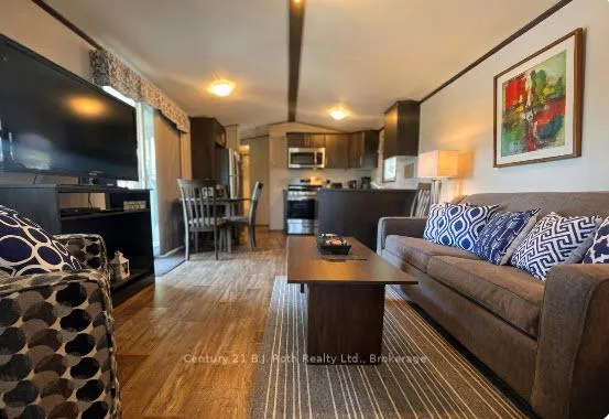 Photo 3 of 712 Poplar Crescent, Bracebridge, Macaulay — HOMEH