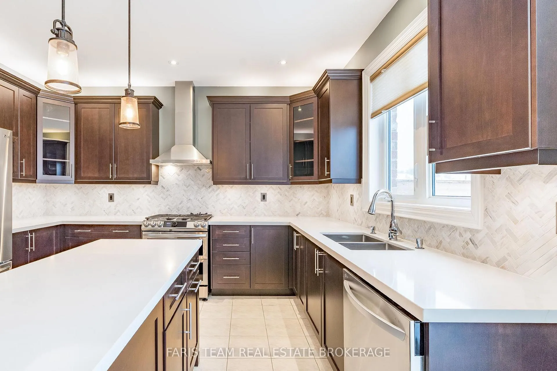Photo 6 of 27 Marks Road, Springwater, Centre Vespra — HOMEH