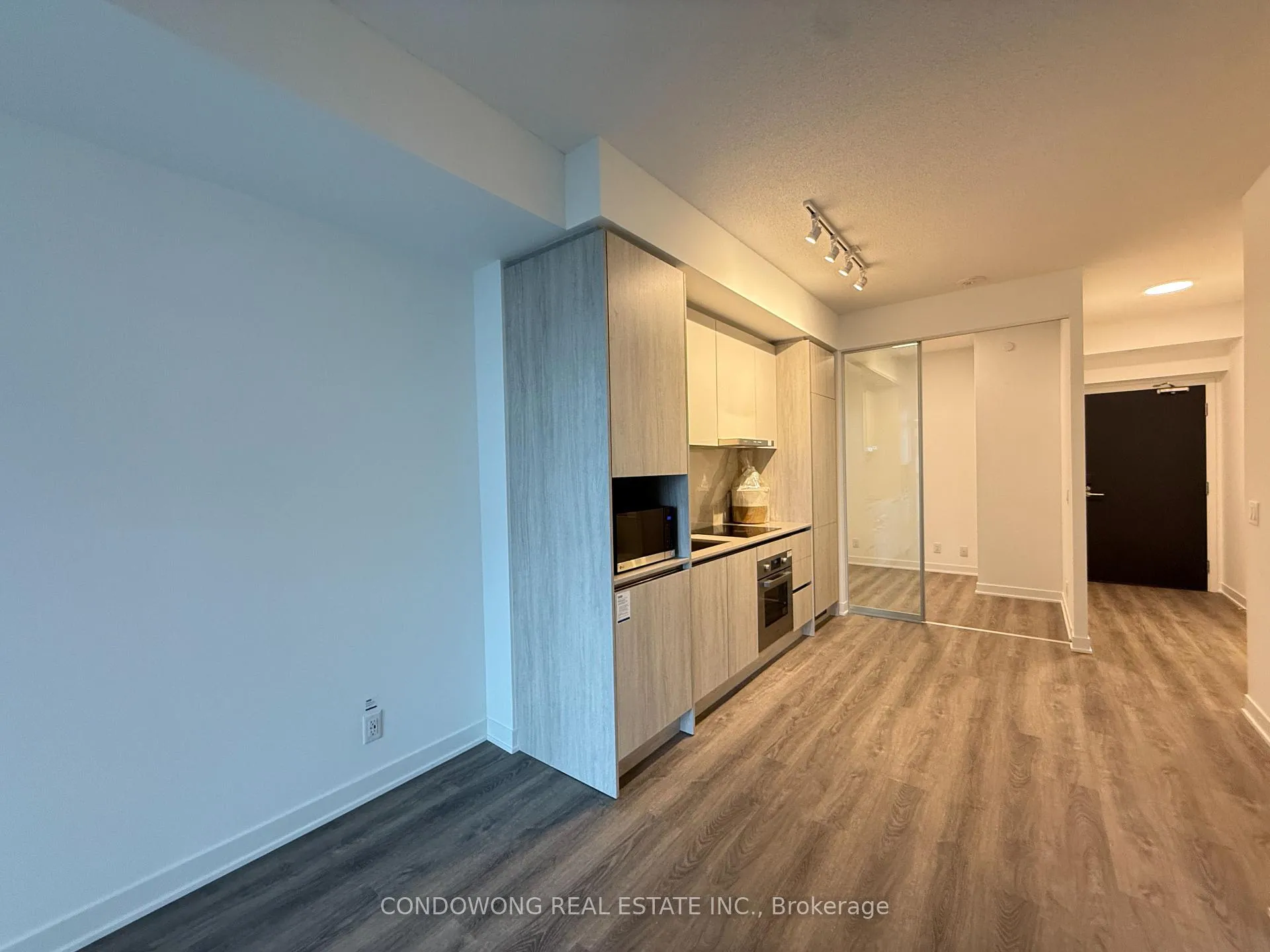 Photo 4 of Unit 2607, 180 Front Street E, Toronto, Moss Park — HOMEH