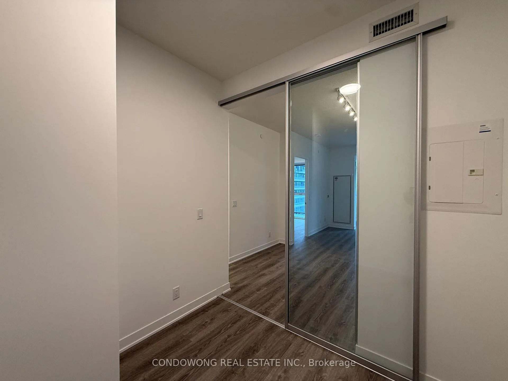 Photo 9 of Unit 2607, 180 Front Street E, Toronto, Moss Park — HOMEH