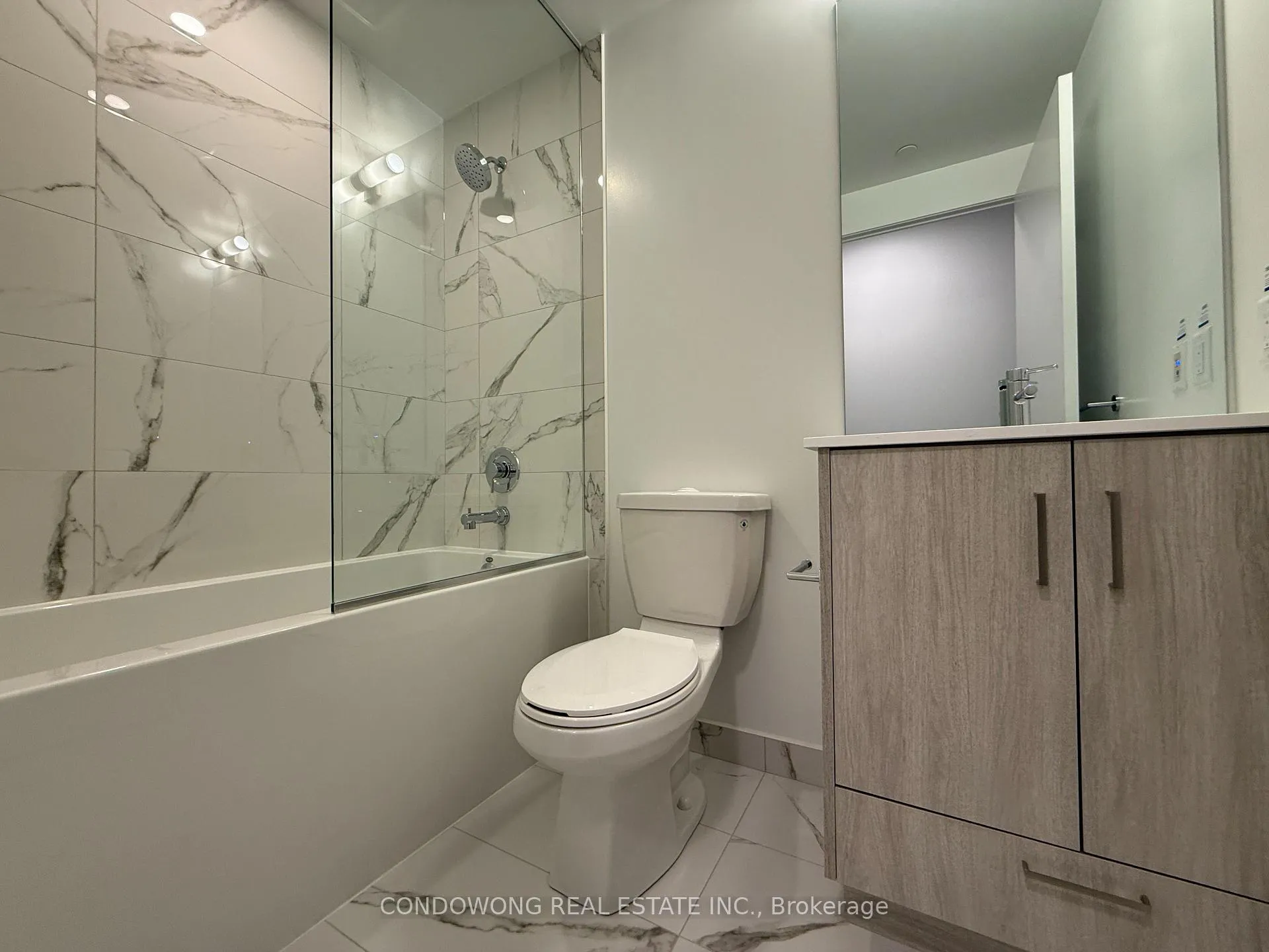 Photo 10 of Unit 2607, 180 Front Street E, Toronto, Moss Park — HOMEH