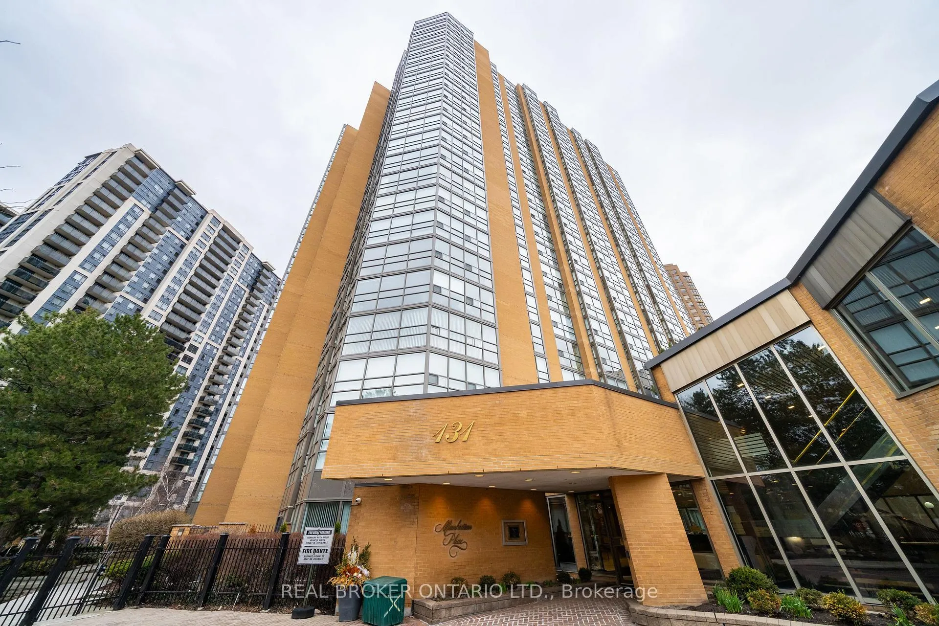 Front of Unit 306, 131 Beecroft Road