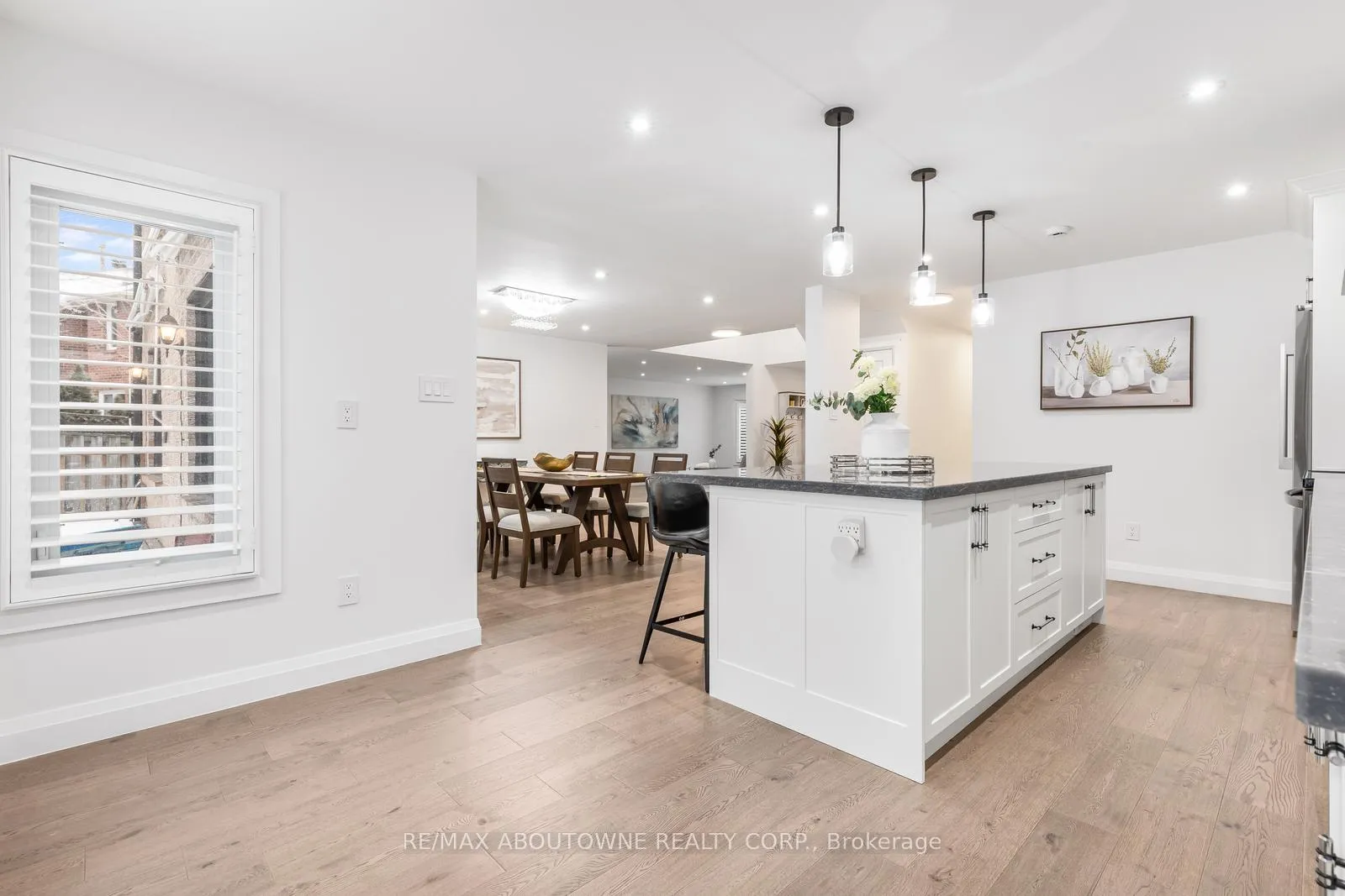 Photo 18 of 1324 Birchcliff Drive, Oakville, Glen Abbey — HOMEH
