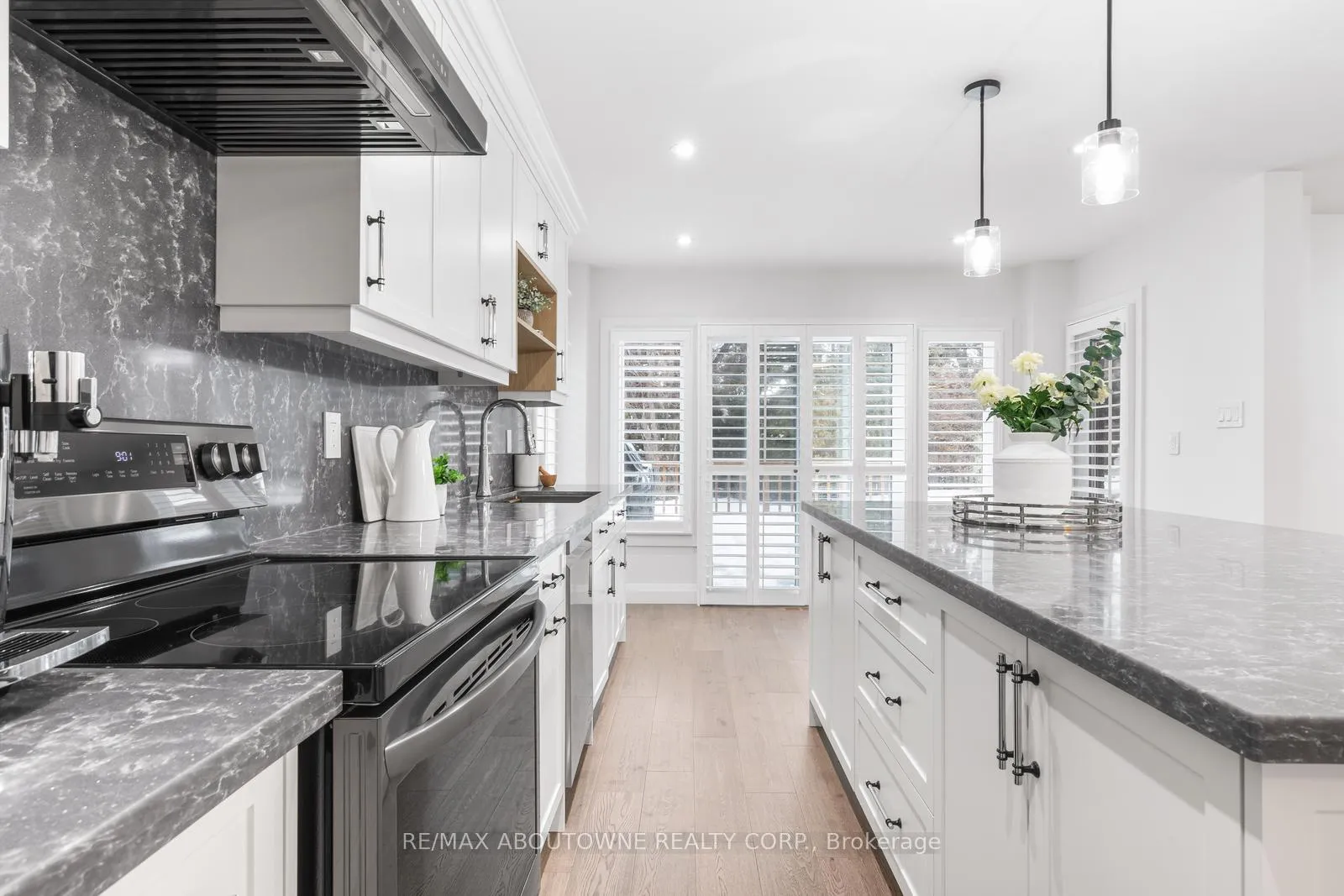 Photo 19 of 1324 Birchcliff Drive, Oakville, Glen Abbey — HOMEH