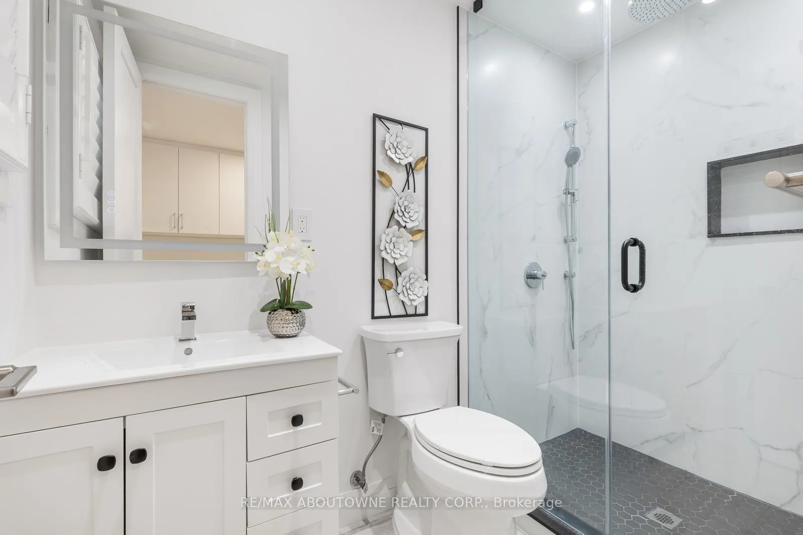 Photo 21 of 1324 Birchcliff Drive, Oakville, Glen Abbey — HOMEH