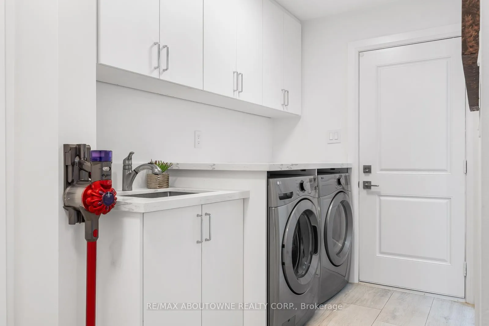 Photo 22 of 1324 Birchcliff Drive, Oakville, Glen Abbey — HOMEH