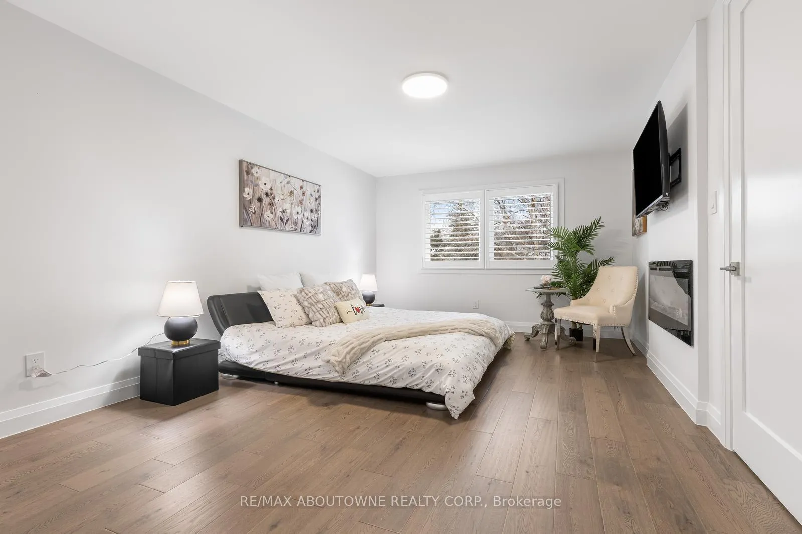 Photo 23 of 1324 Birchcliff Drive, Oakville, Glen Abbey — HOMEH