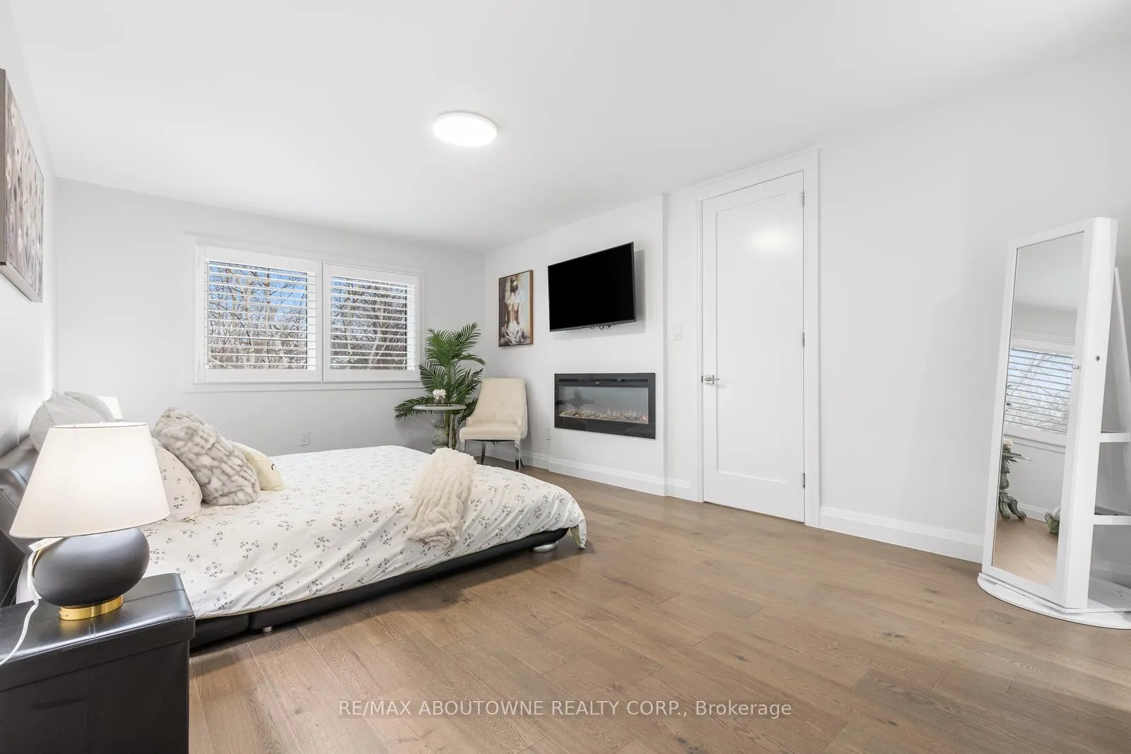 Photo 24 of 1324 Birchcliff Drive, Oakville, Glen Abbey — HOMEH