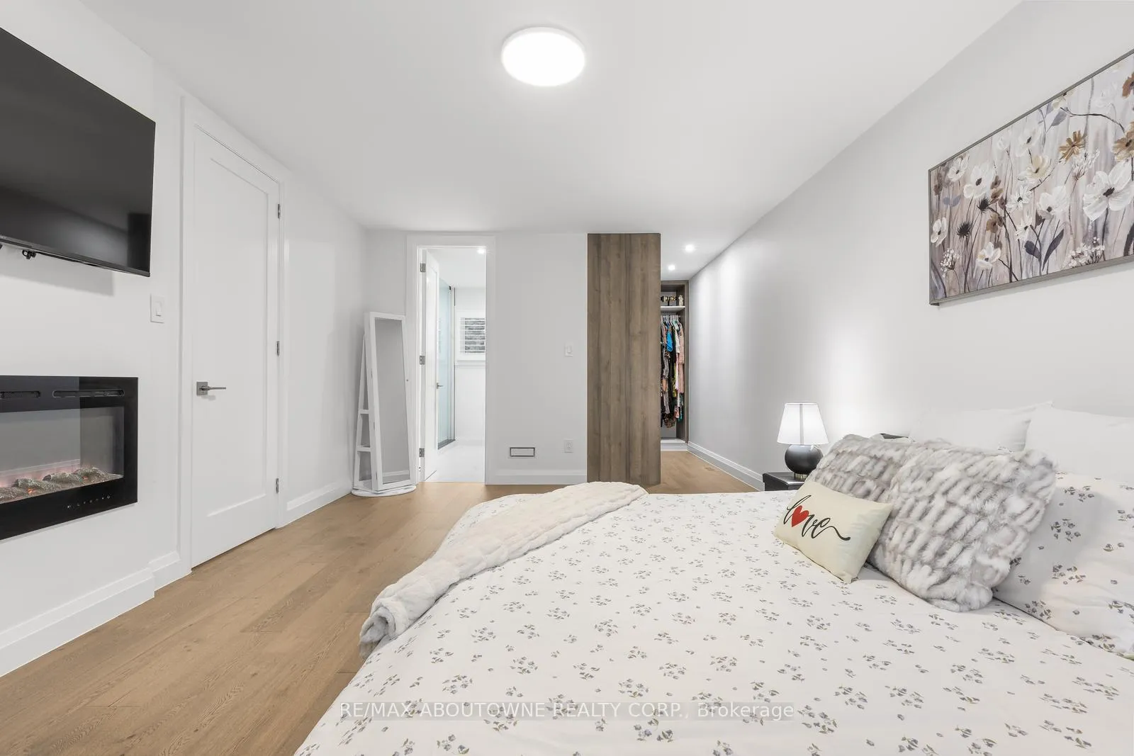 Photo 25 of 1324 Birchcliff Drive, Oakville, Glen Abbey — HOMEH