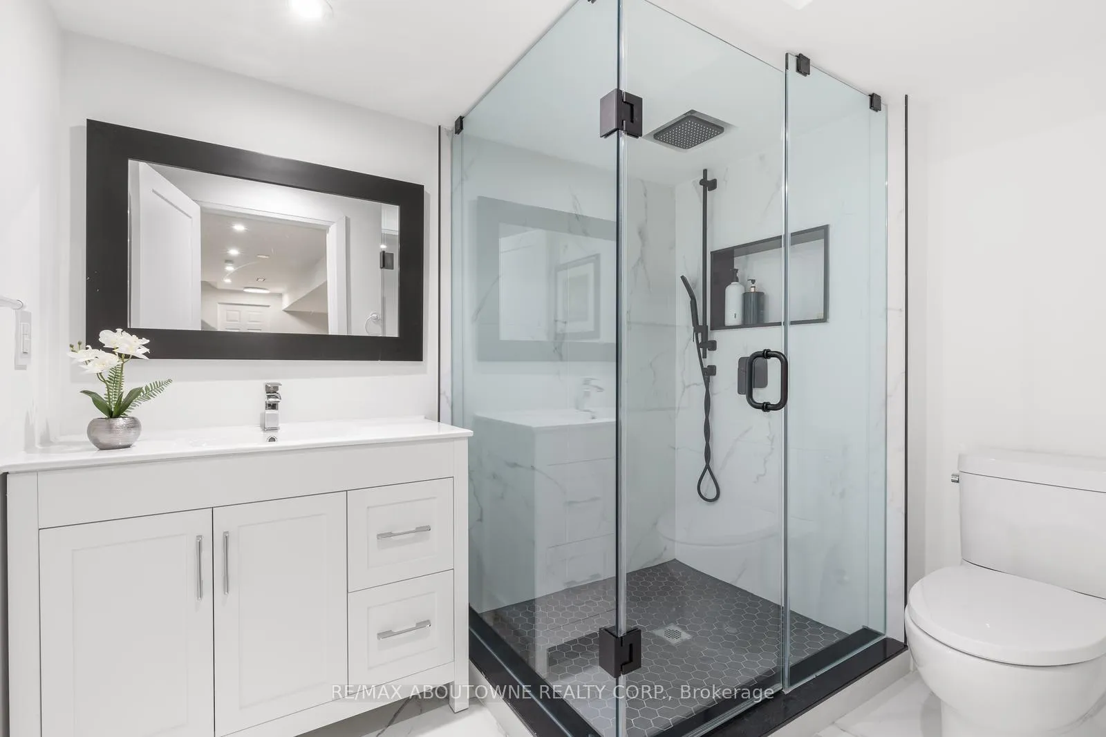 Photo 39 of 1324 Birchcliff Drive, Oakville, Glen Abbey — HOMEH